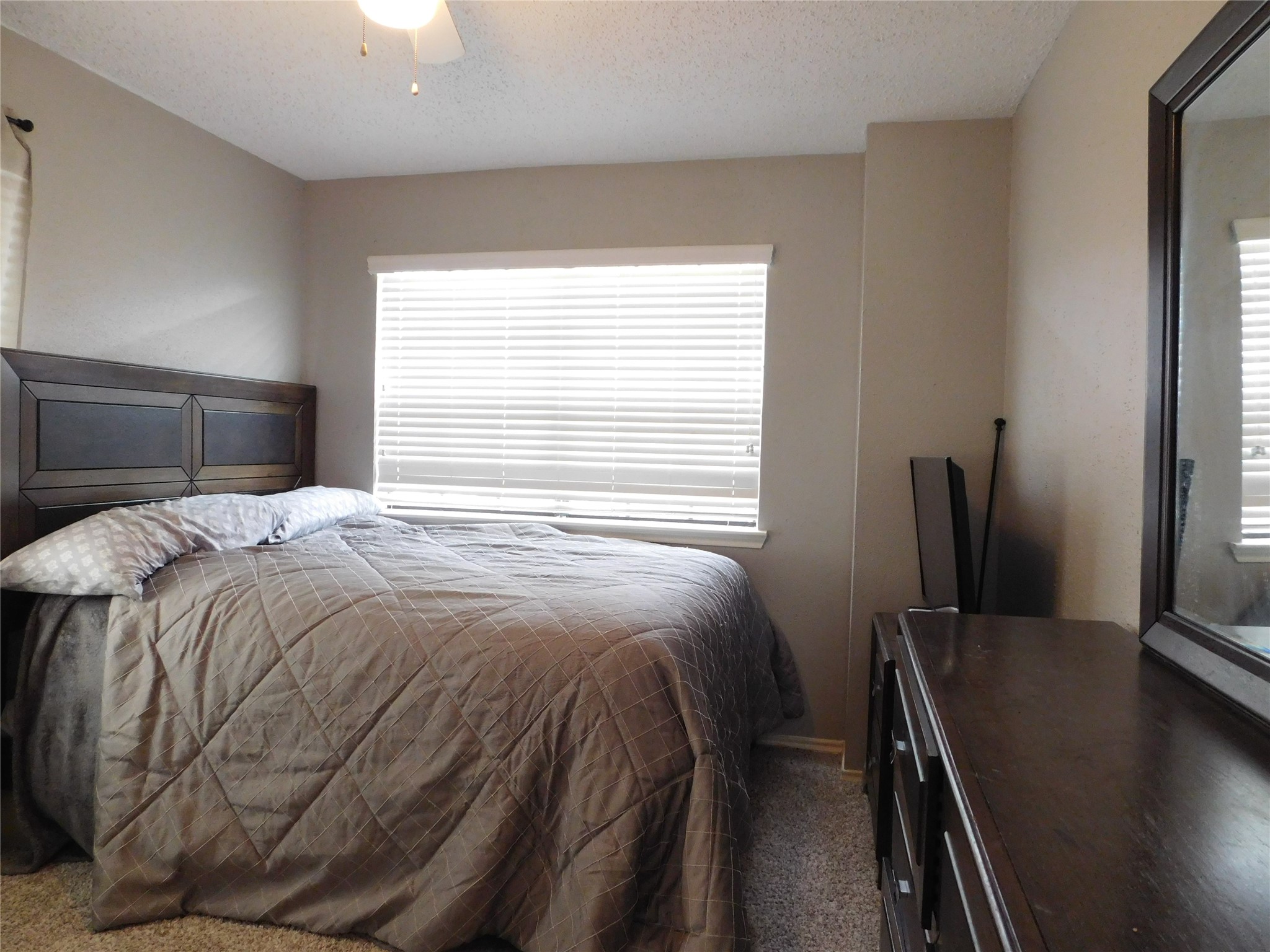 1703 Regal Blue Court, Fresno, TX 77545