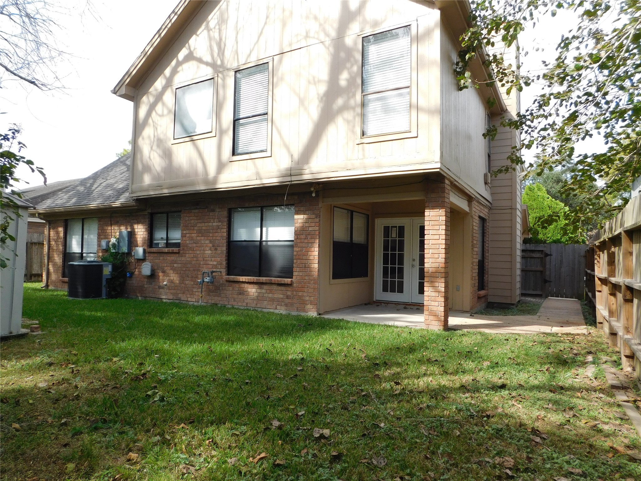1703 Regal Blue Court, Fresno, TX 77545