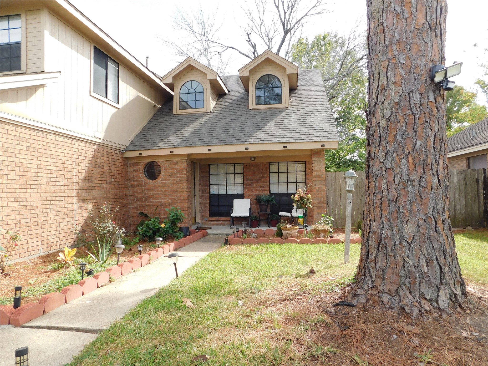 1703 Regal Blue Court, Fresno, TX 77545
