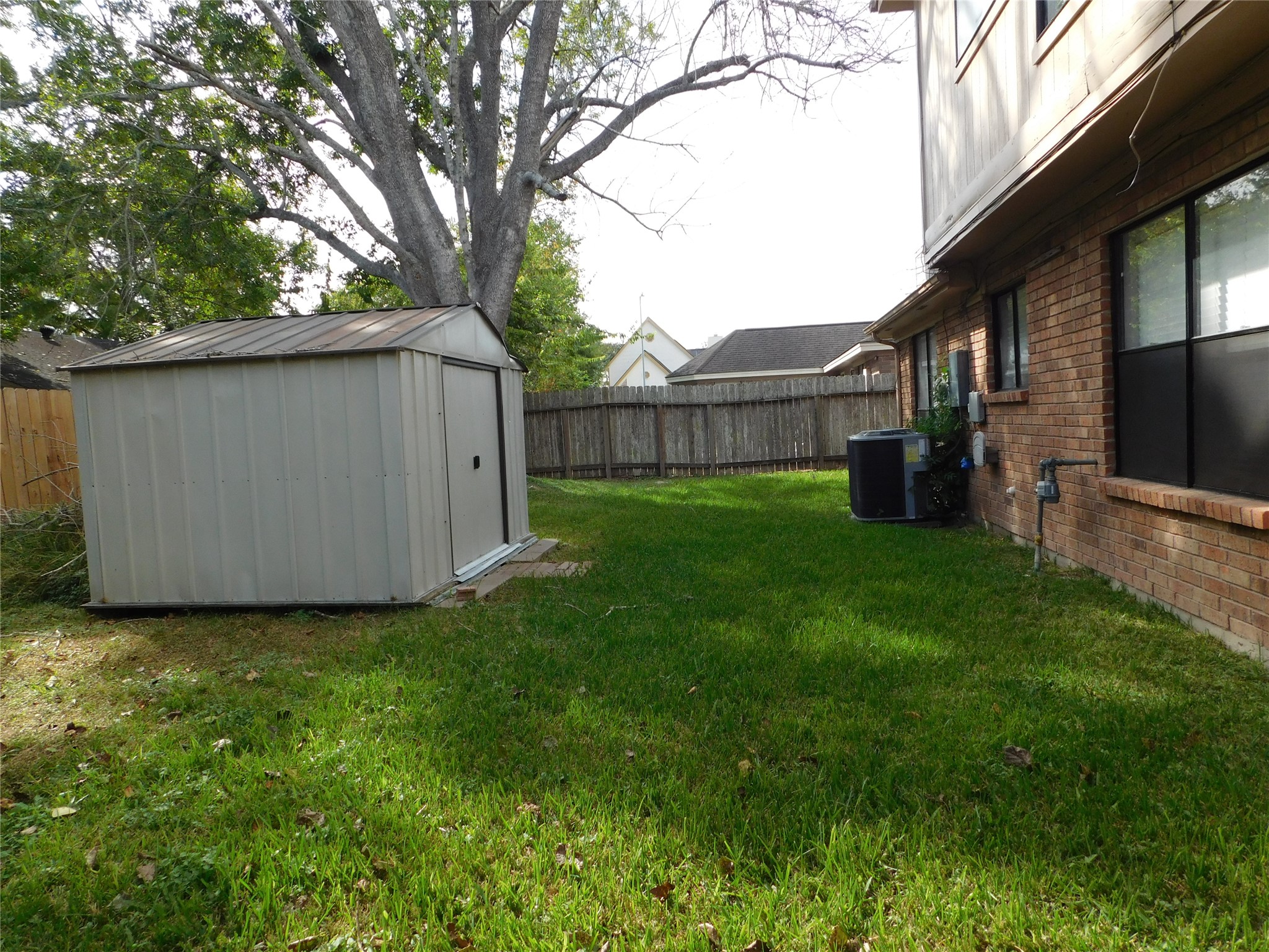 1703 Regal Blue Court, Fresno, TX 77545