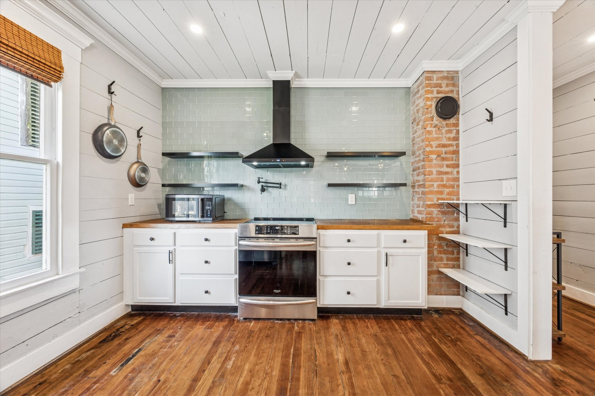 2520 Ave L, Galveston, TX 77550