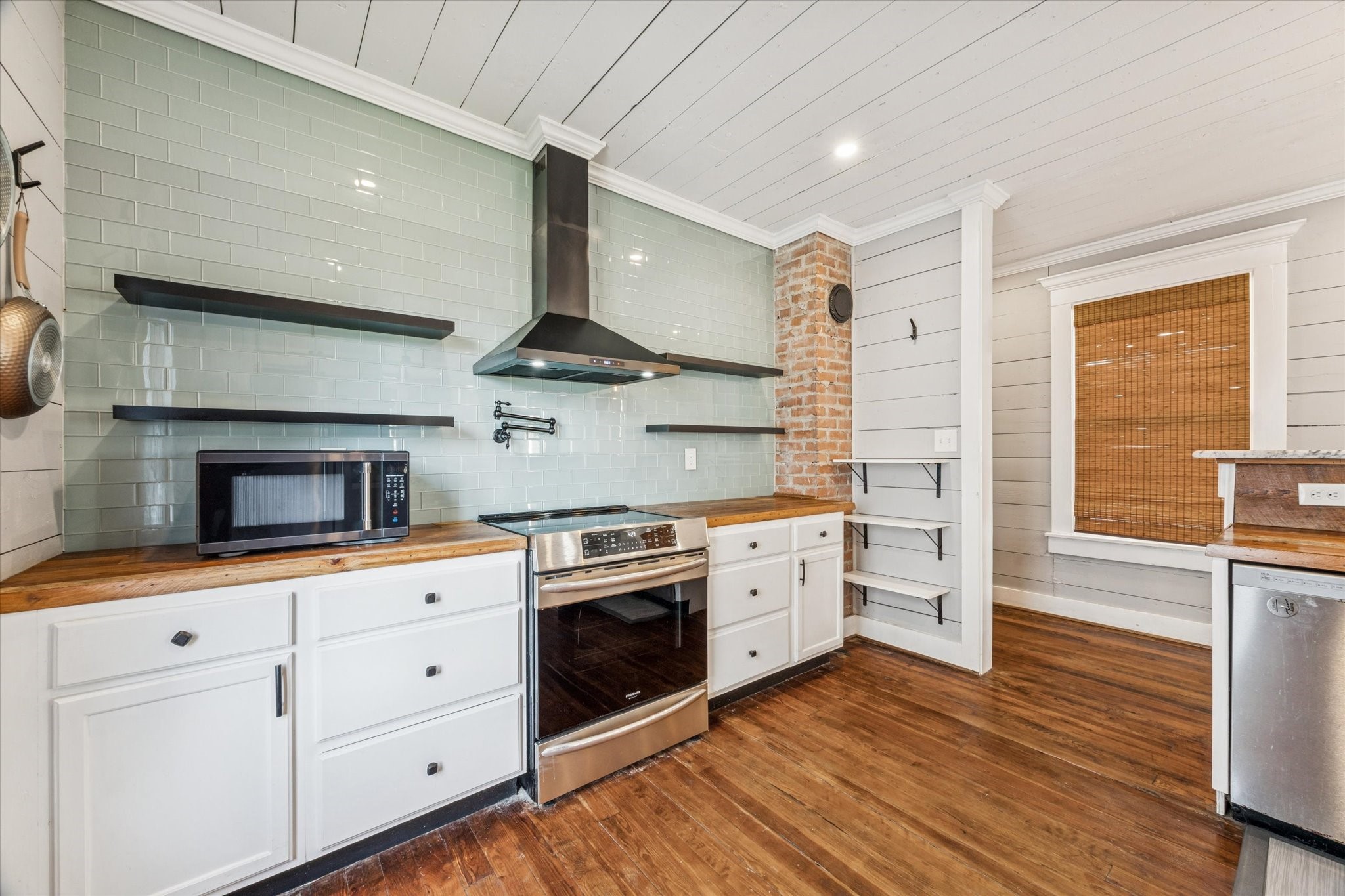 2520 Ave L, Galveston, TX 77550