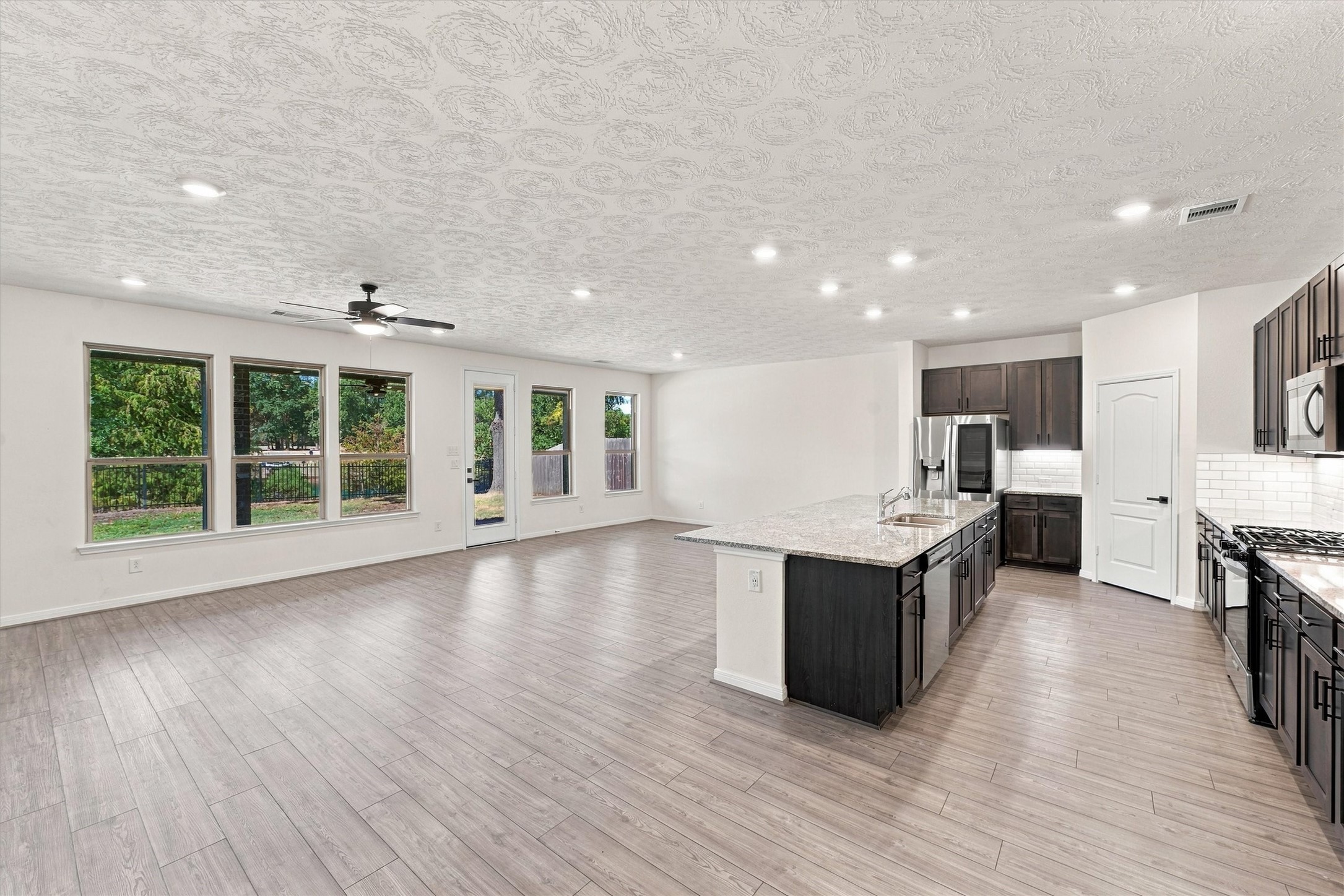 Great space for entertaining.