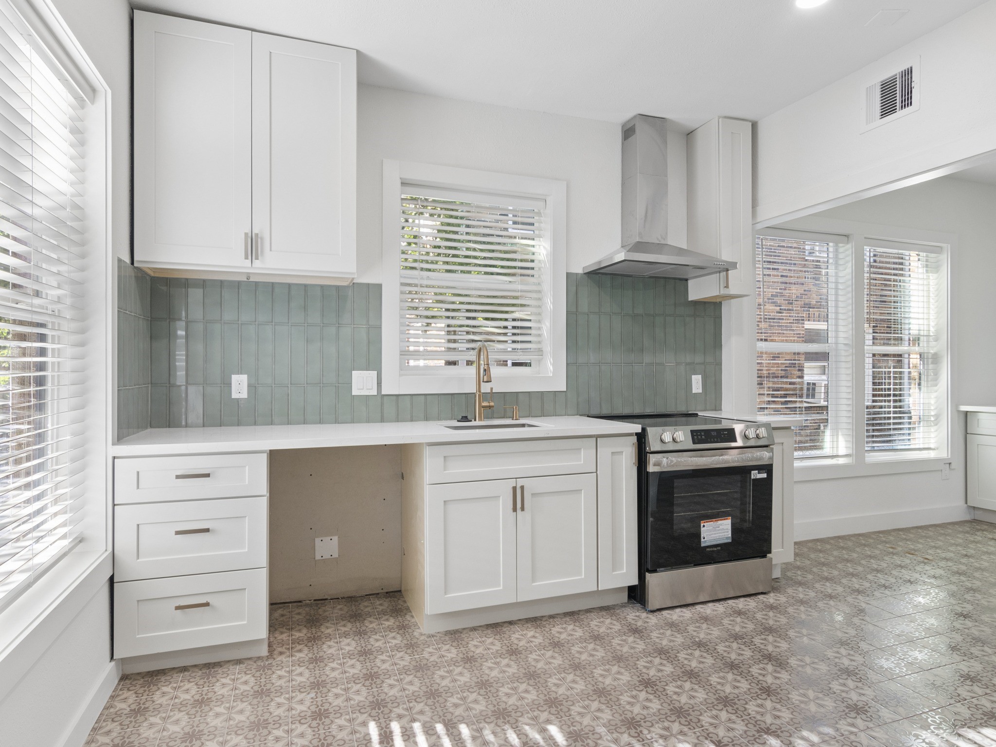 2516 Arbor Street, Houston, TX 77004 2516 Arbor Street, Houston, TX 77004