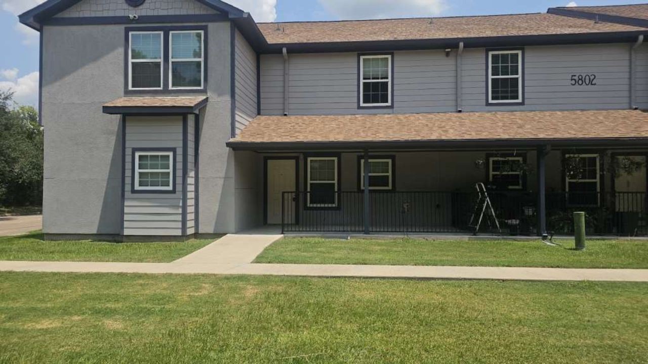 5802 Twisted Pine Court, #B, Houston, TX 77039