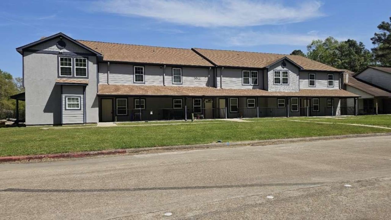 5802 Twisted Pine Court, #E, Houston, TX 77039