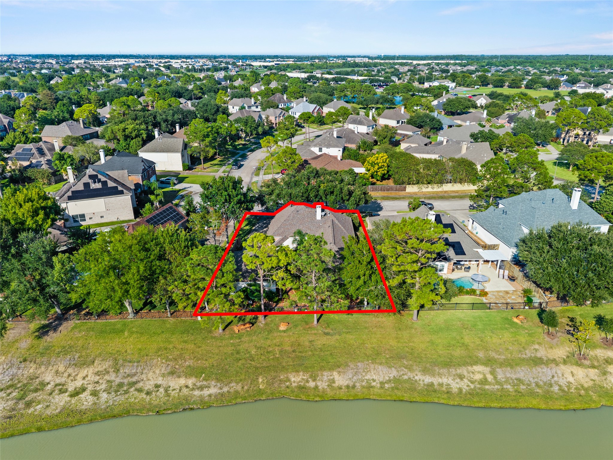 2876 Morning Pond Lane, Dickinson, TX 77539