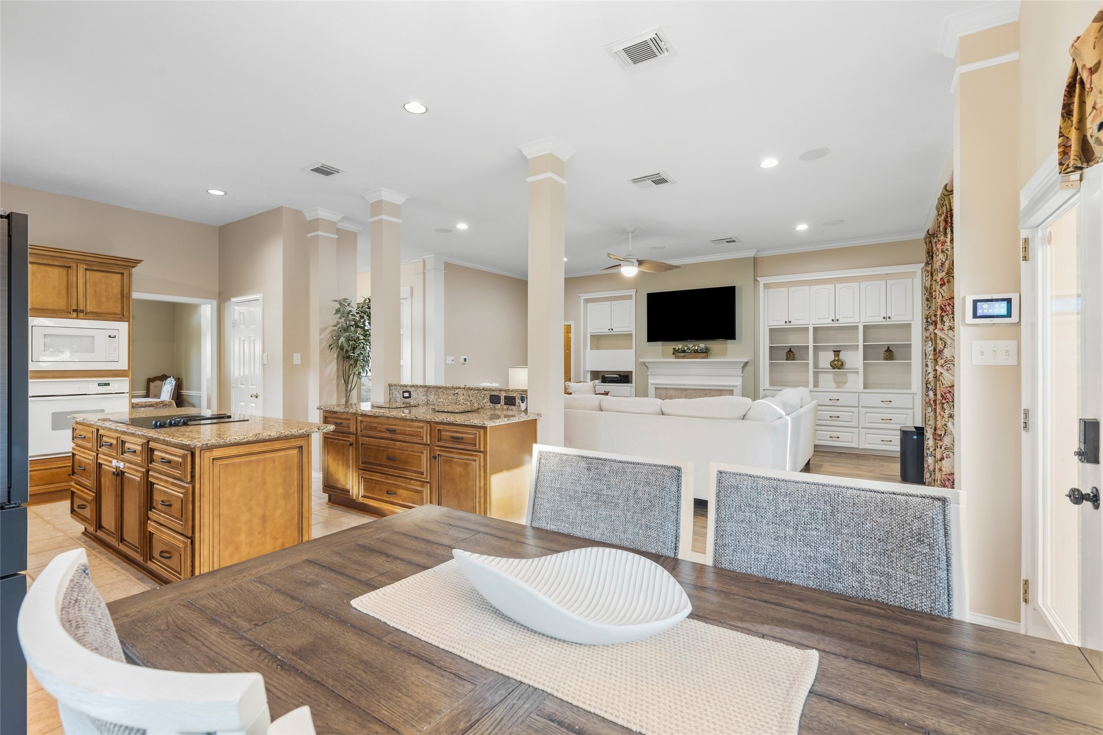 2876 Morning Pond Lane, Dickinson, TX 77539