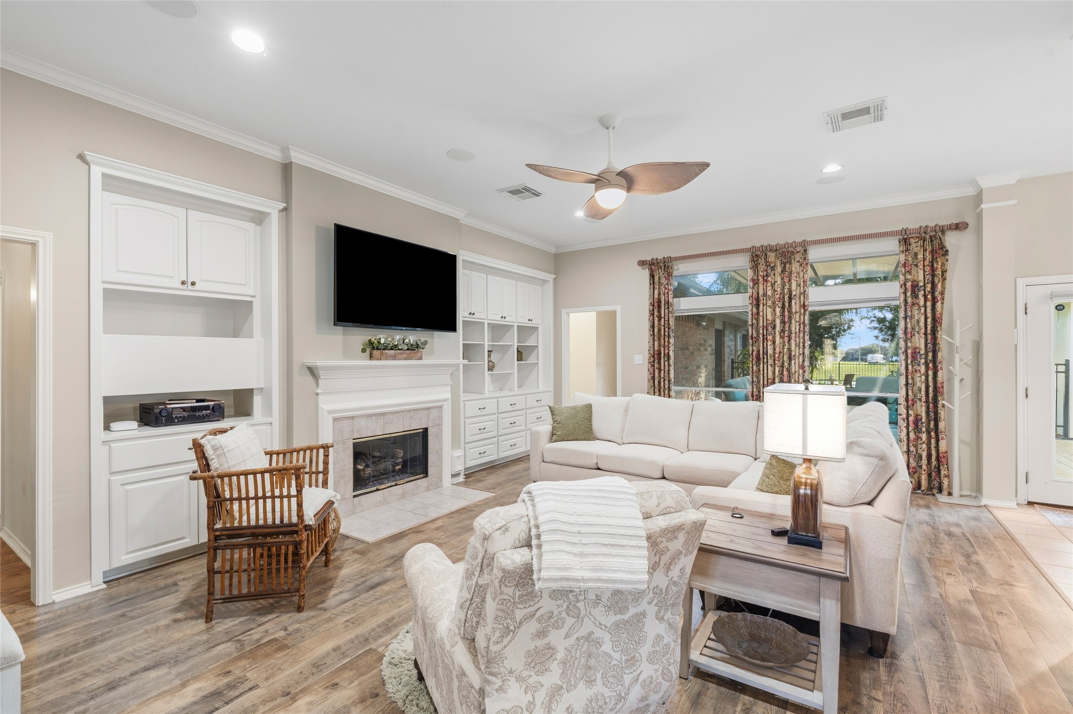 2876 Morning Pond Lane, Dickinson, TX 77539