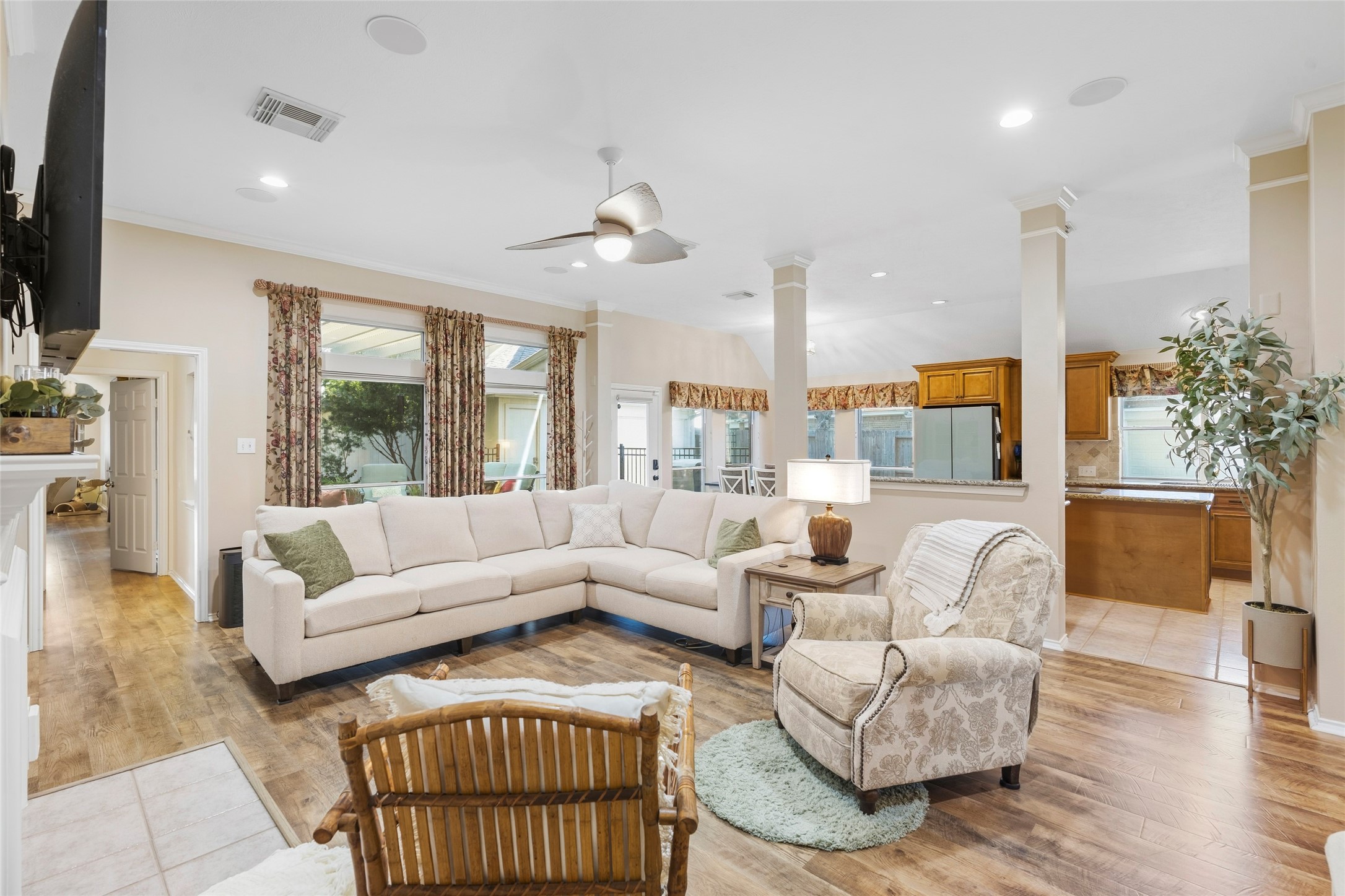 2876 Morning Pond Lane, Dickinson, TX 77539