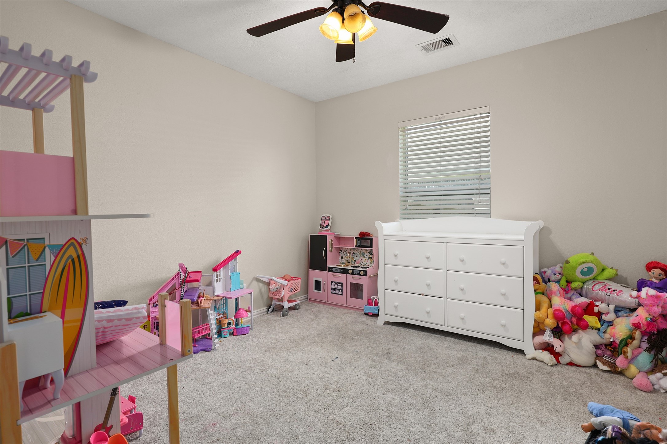 9210 Creekside Drive, Hitchcock, TX 77563
