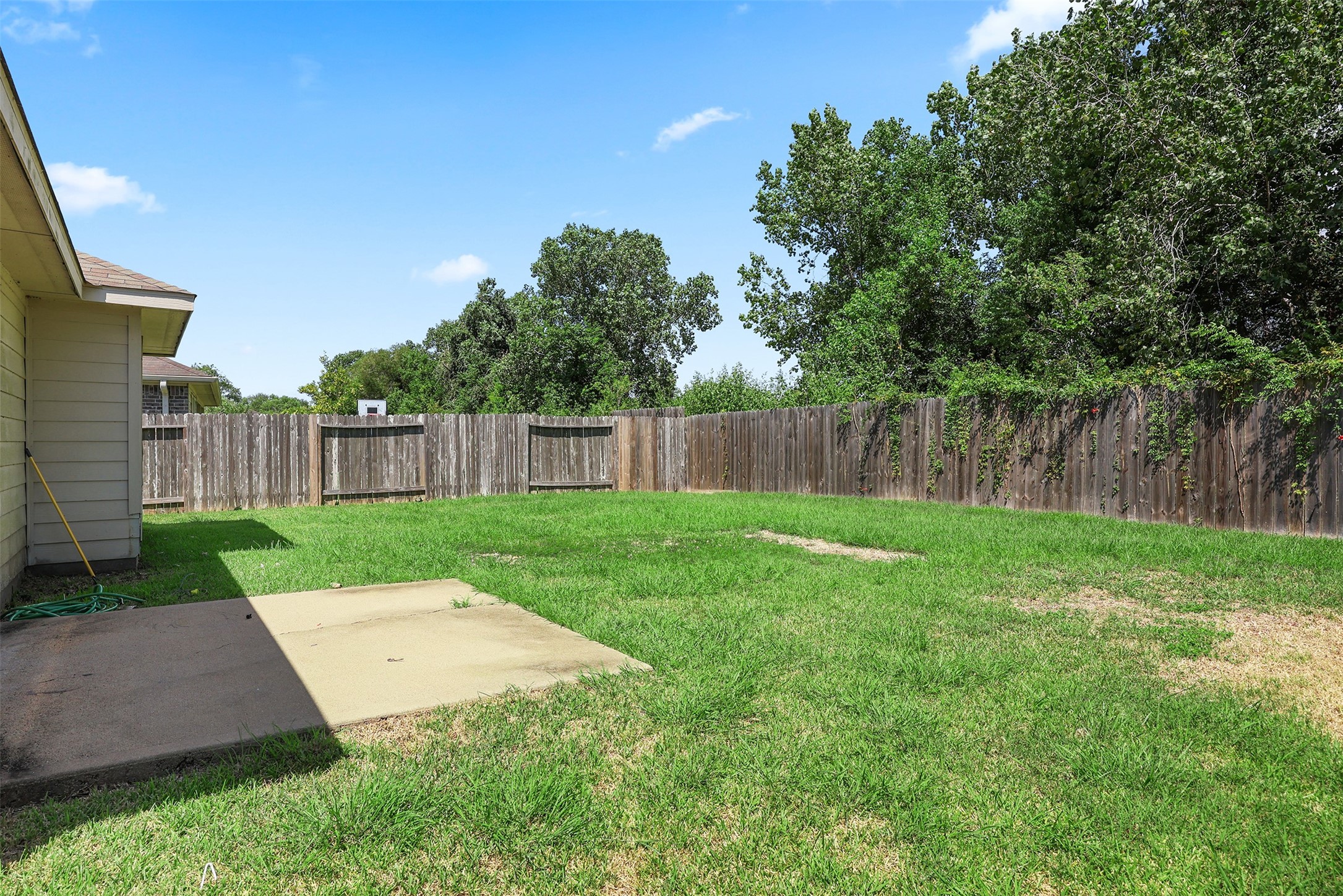 9210 Creekside Drive, Hitchcock, TX 77563