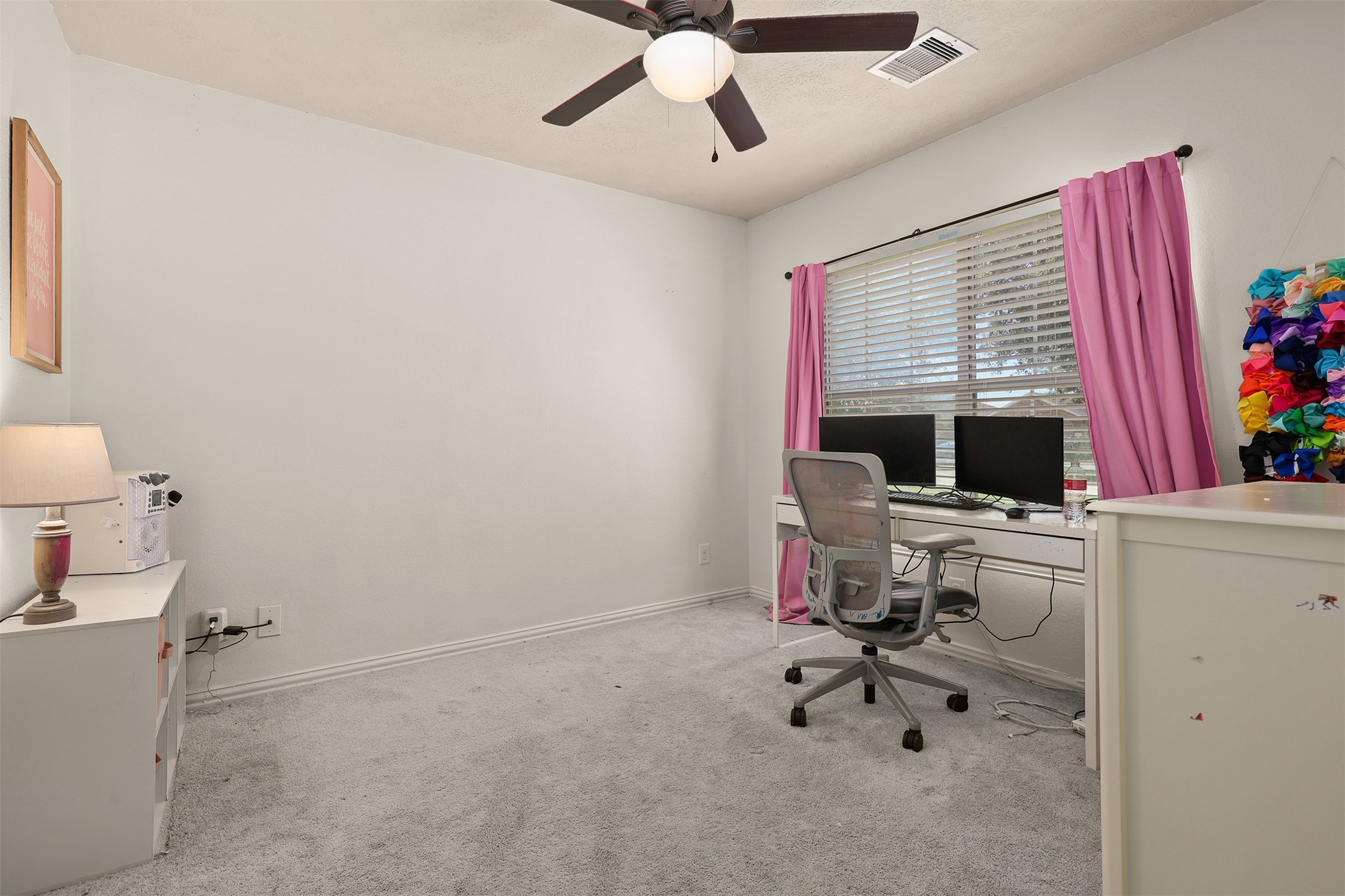 9210 Creekside Drive, Hitchcock, TX 77563