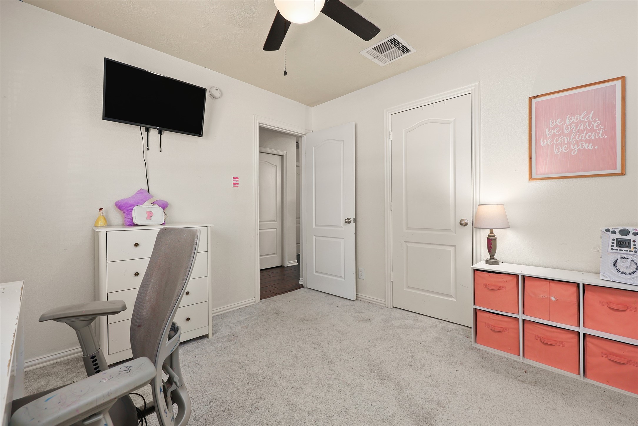 9210 Creekside Drive, Hitchcock, TX 77563