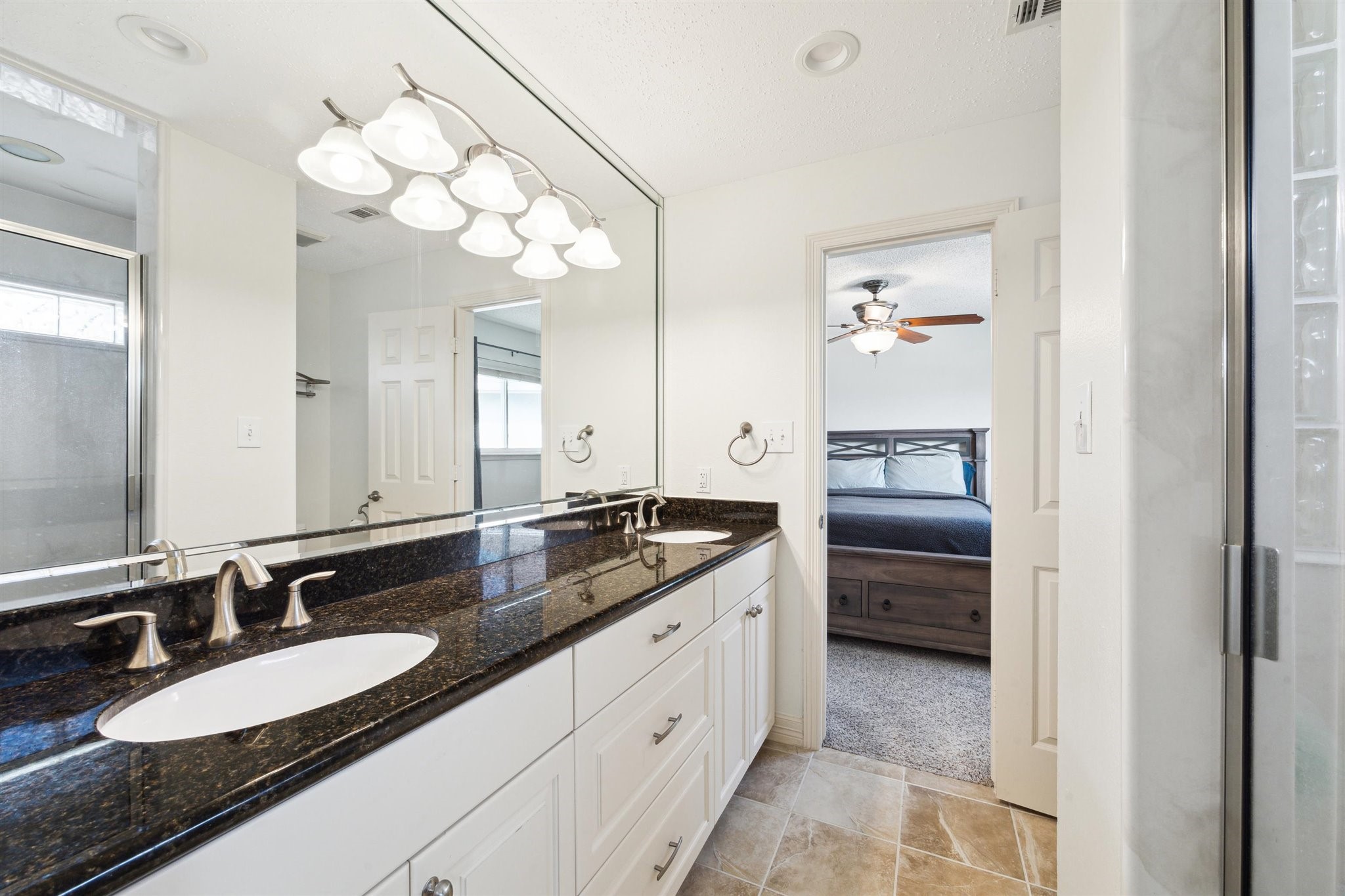 223 Easterly Drive, Tiki Island, TX 77554