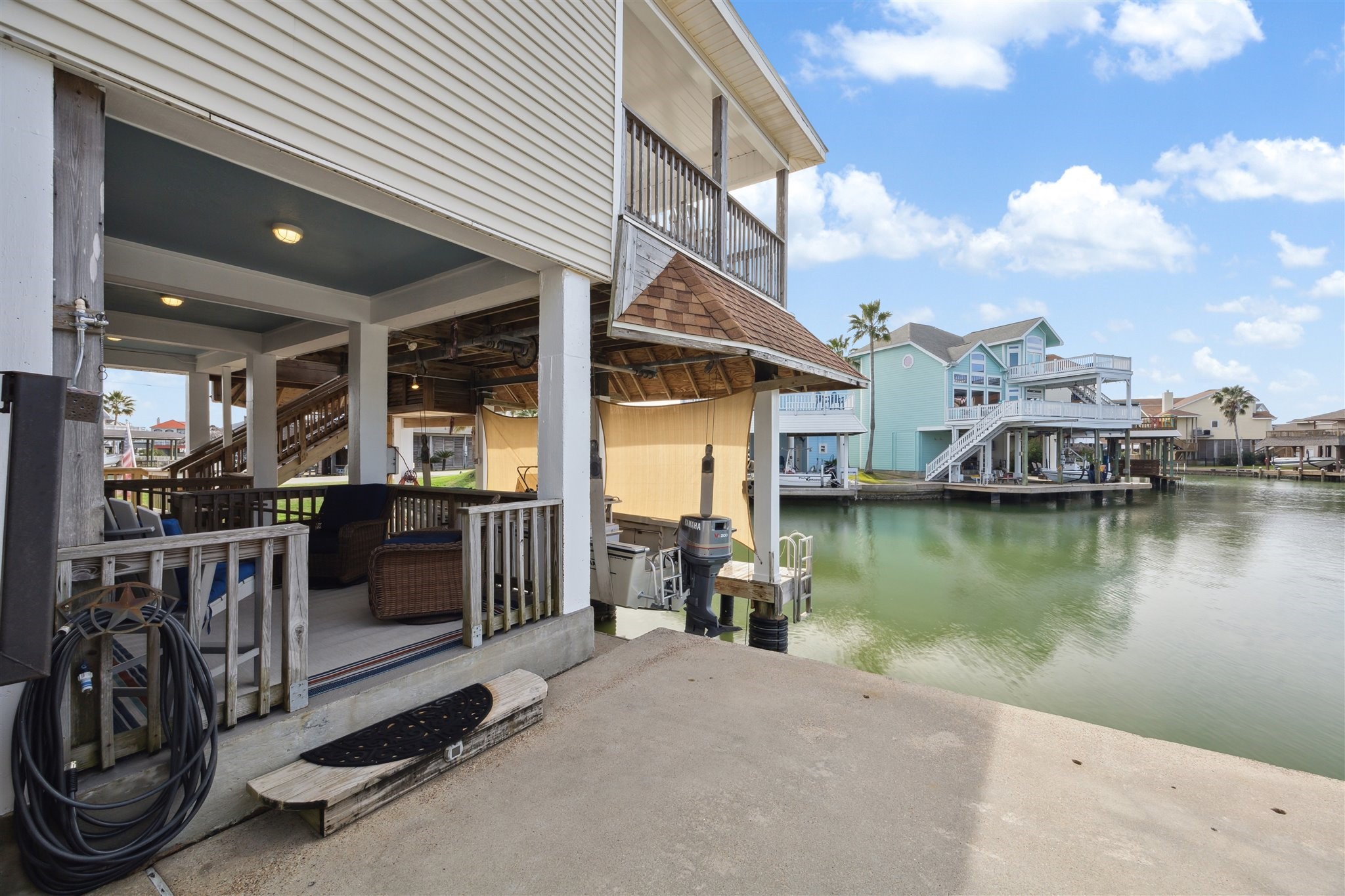 223 Easterly Drive, Tiki Island, TX 77554