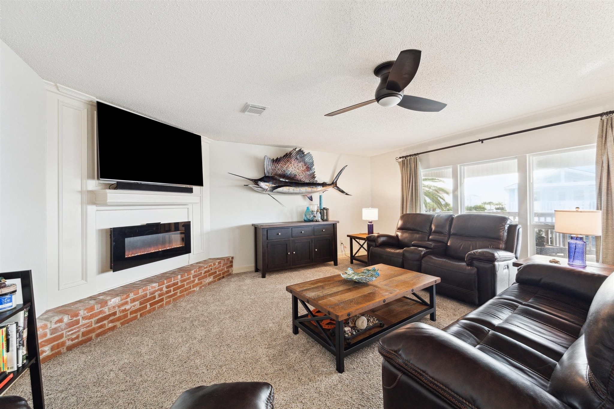 223 Easterly Drive, Tiki Island, TX 77554