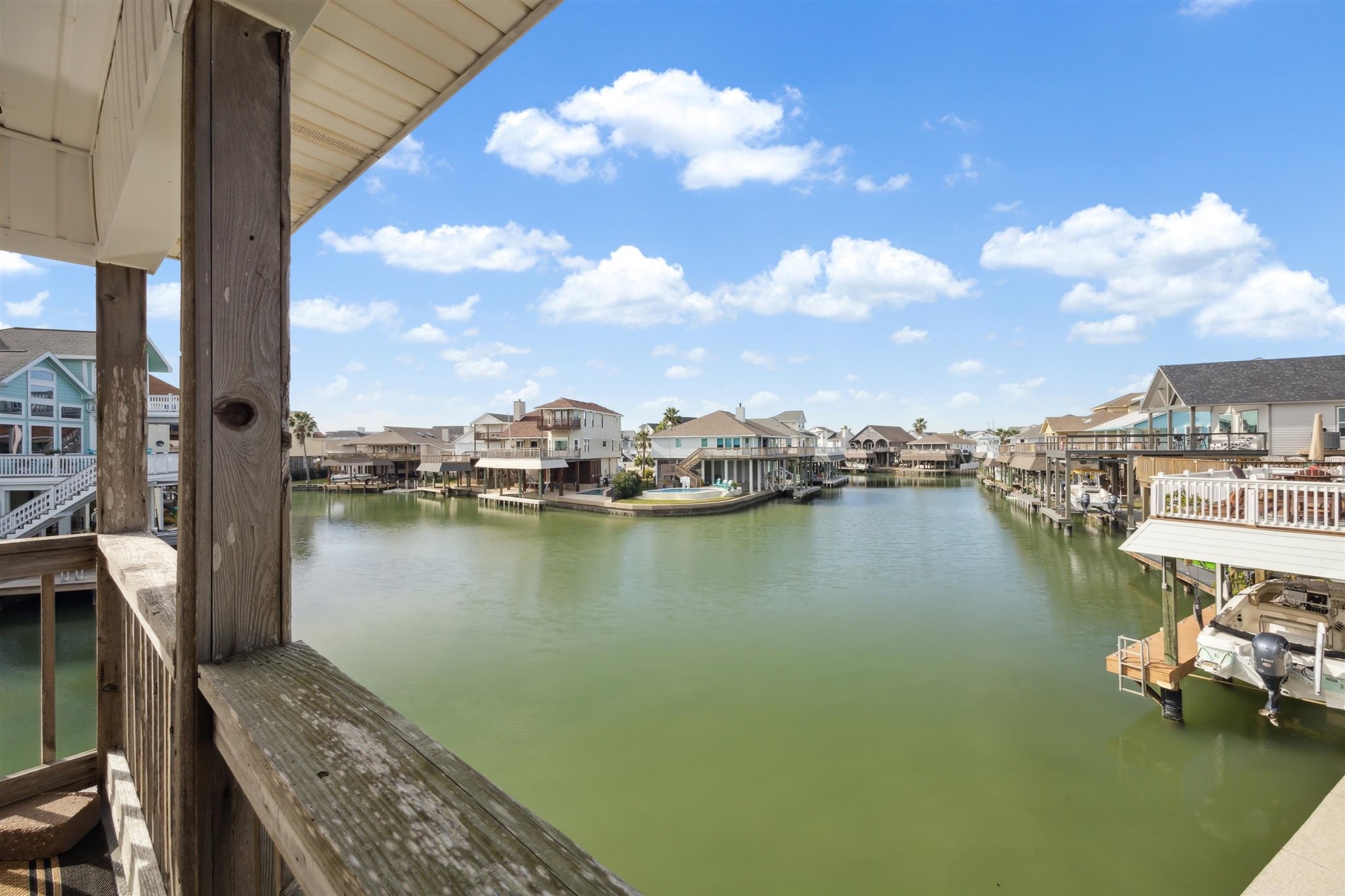 223 Easterly Drive, Tiki Island, TX 77554