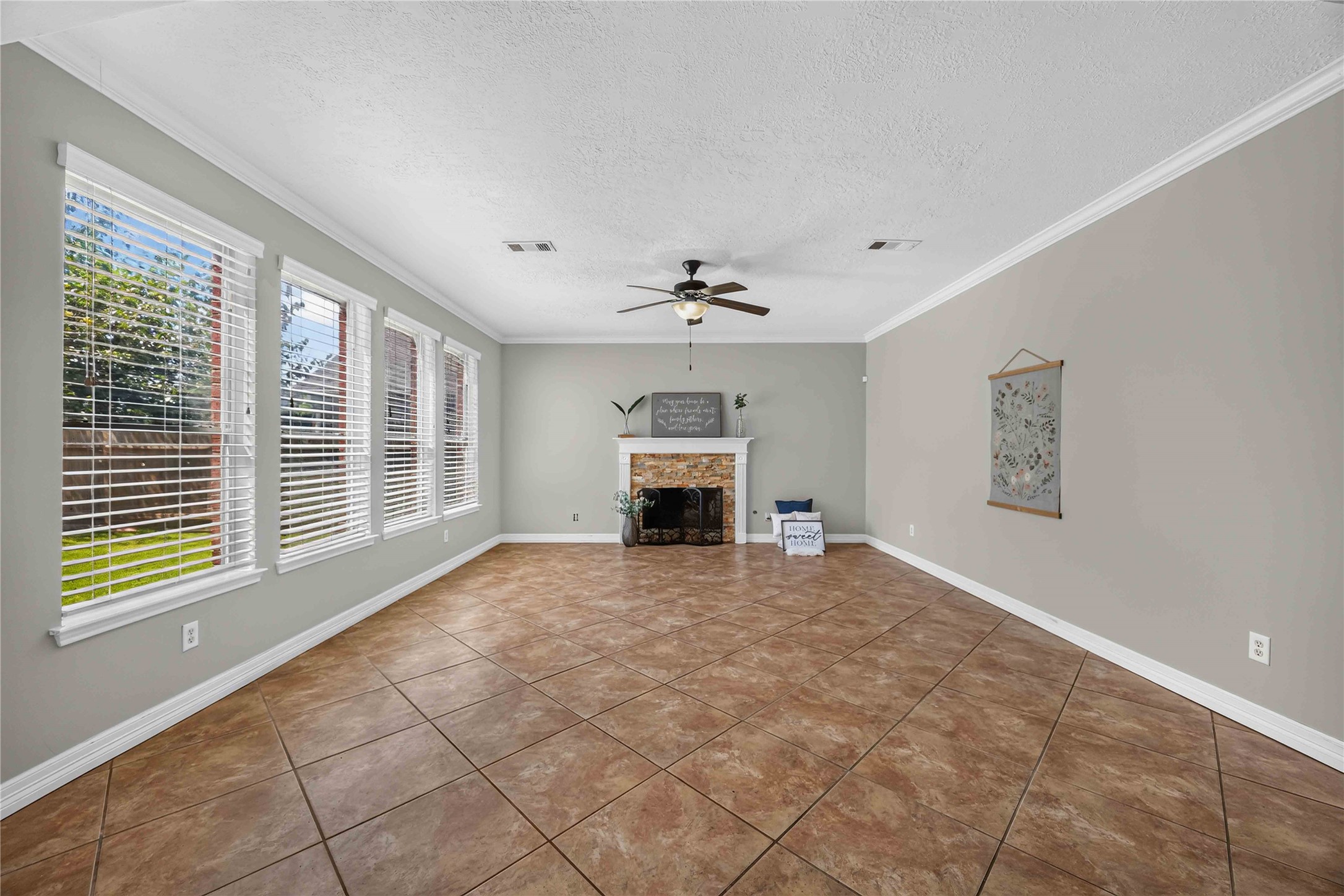 11618 Peachwood Lake Drive, Sugar Land, TX 77498