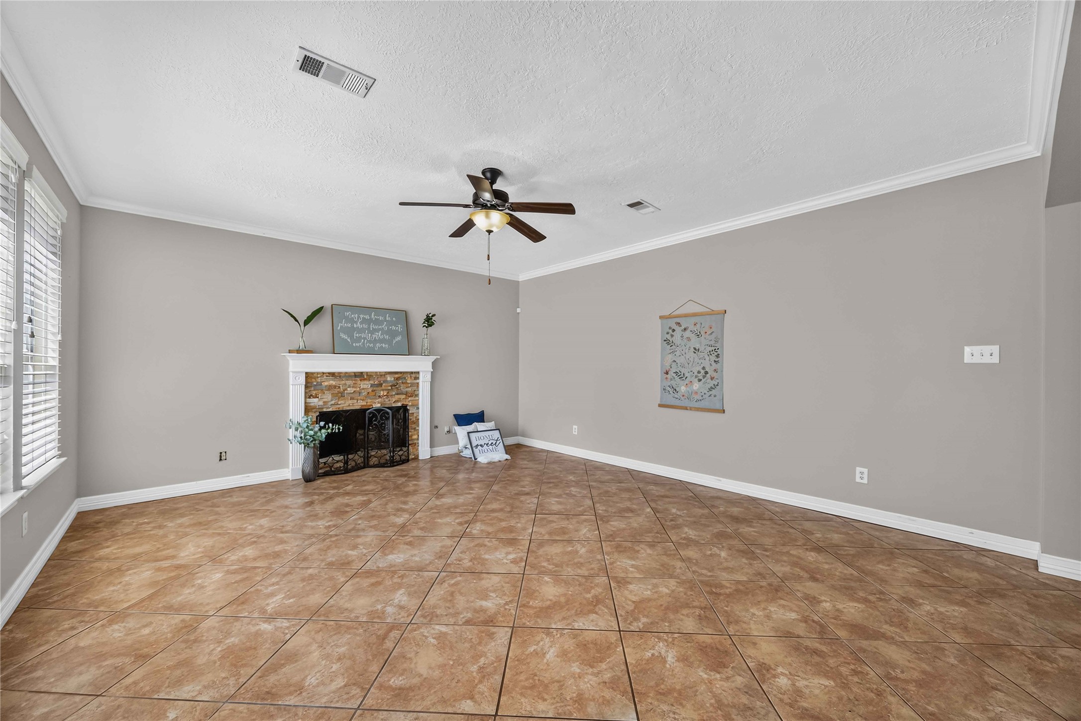 11618 Peachwood Lake Drive, Sugar Land, TX 77498