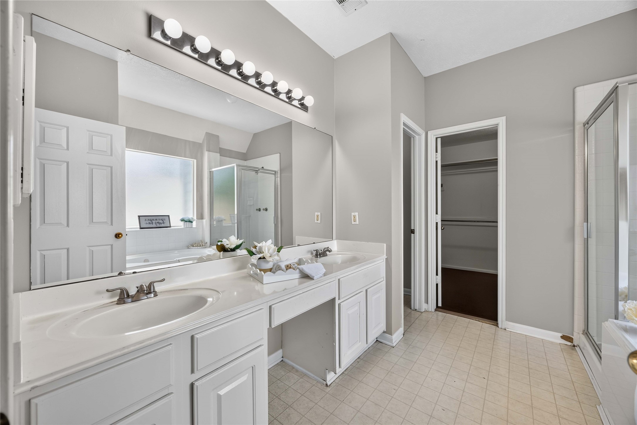11618 Peachwood Lake Drive, Sugar Land, TX 77498