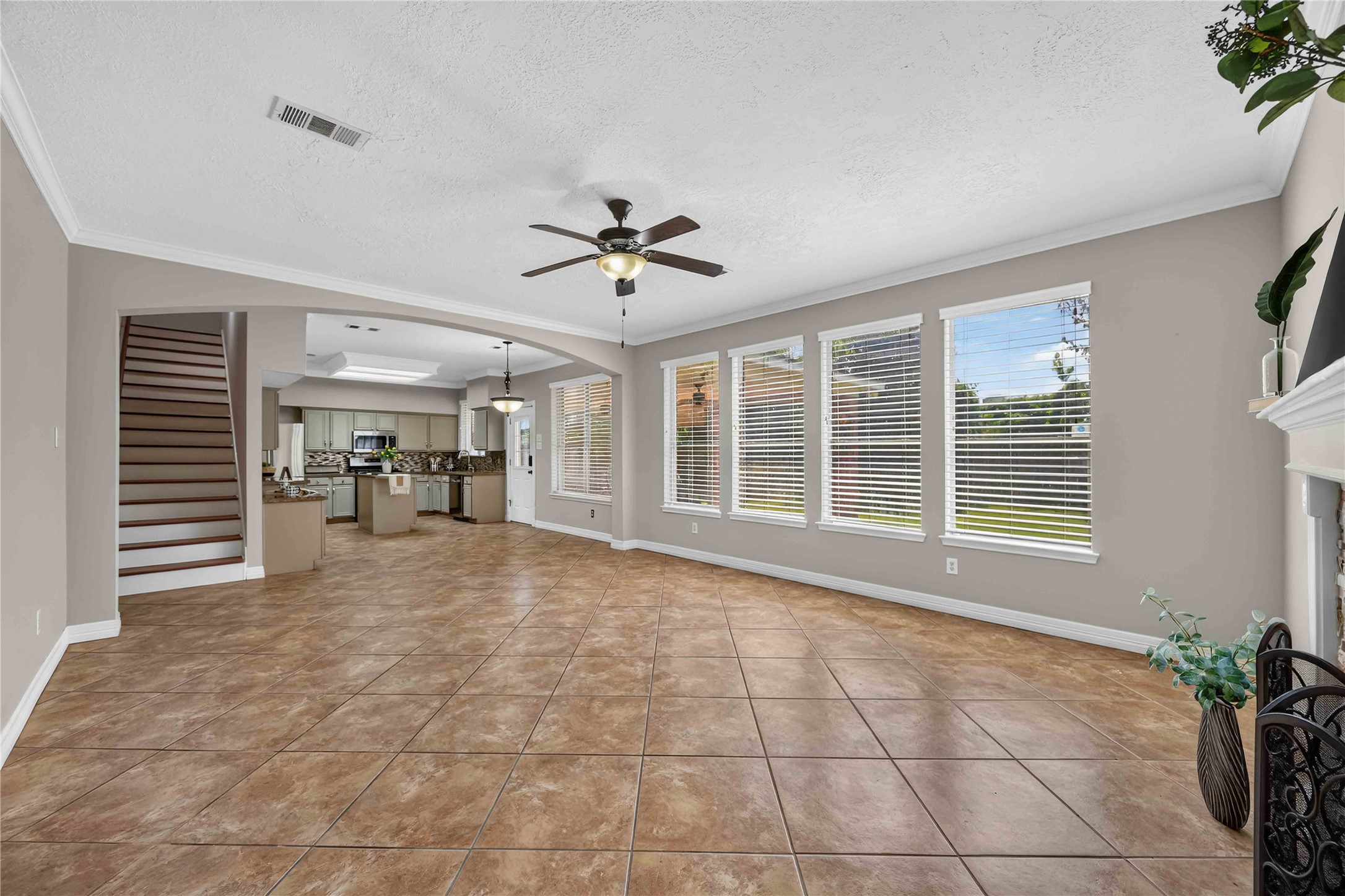11618 Peachwood Lake Drive, Sugar Land, TX 77498