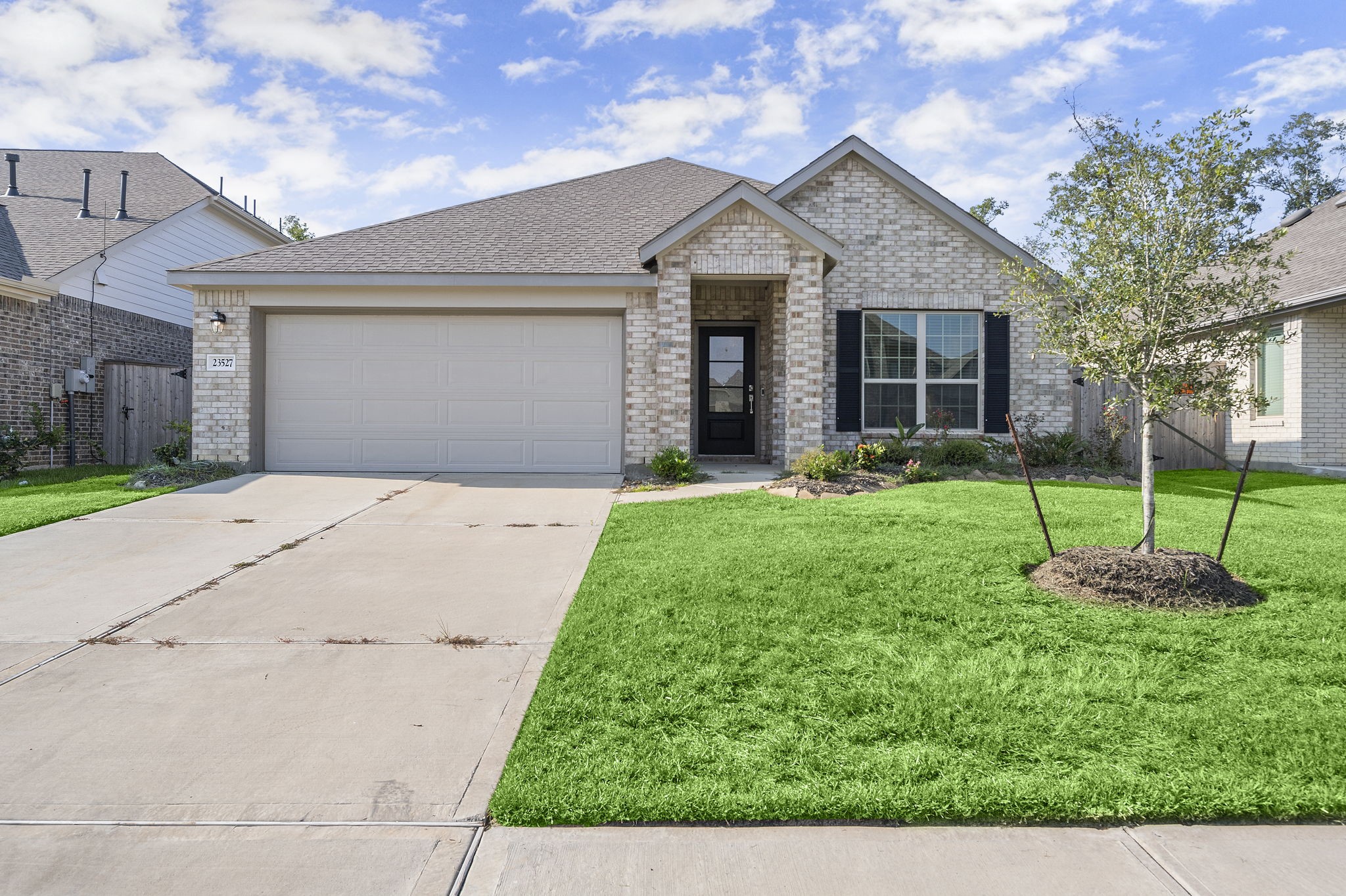 Welcome Home! For lease or sale Welcome Home! For lease or sale