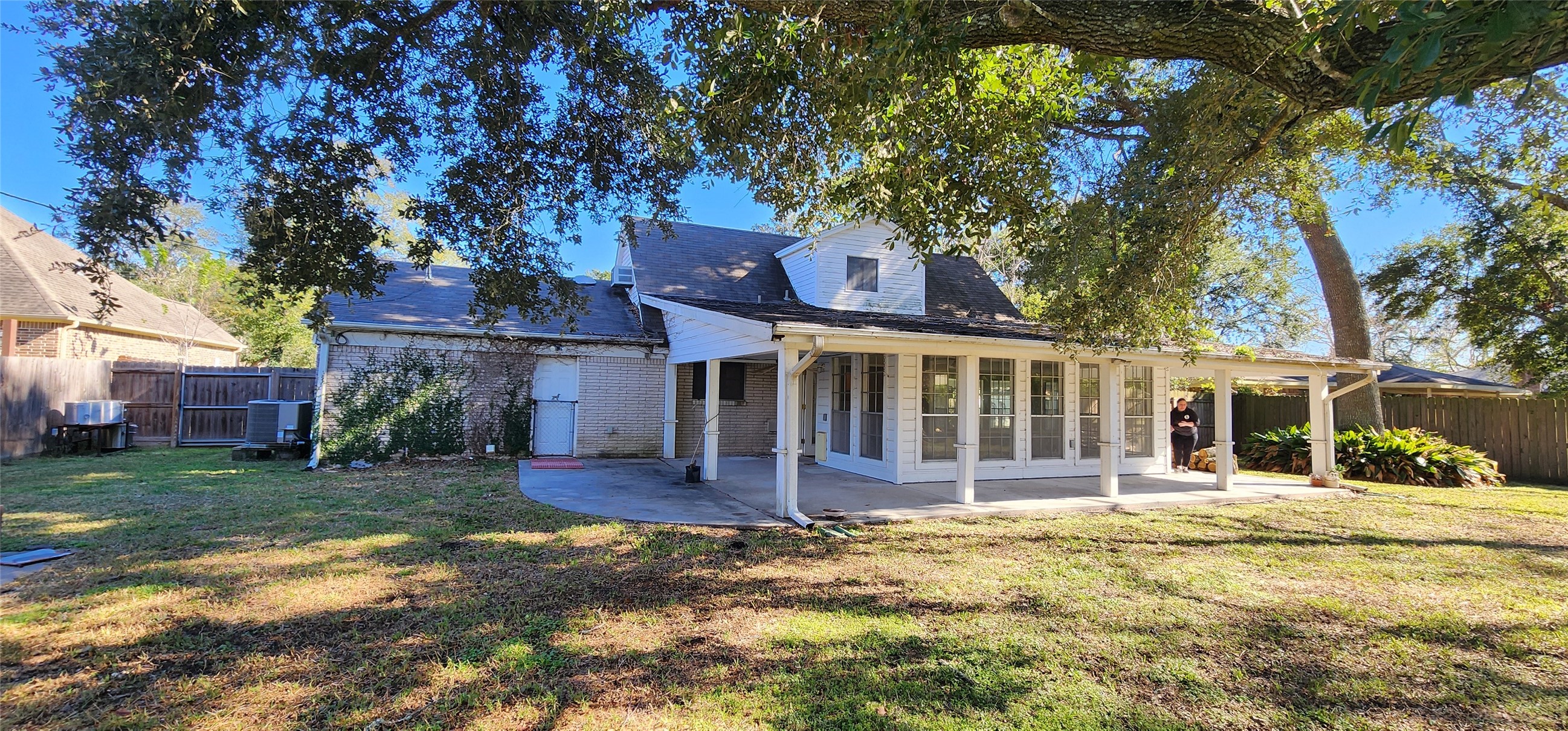 5312 Palm Drive, Dickinson, TX 77539 5312 Palm Drive, Dickinson, TX 77539
