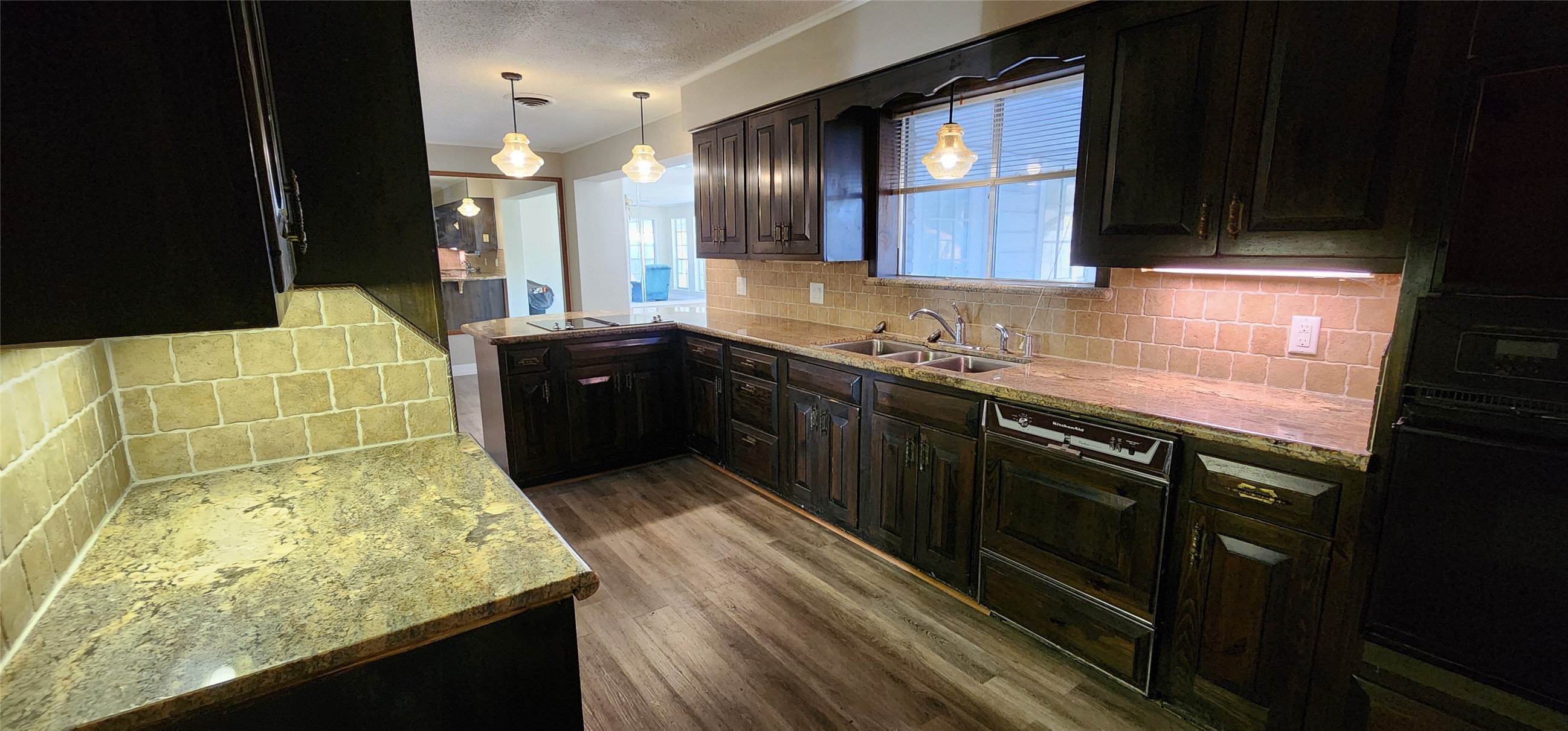 5312 Palm Drive, Dickinson, TX 77539