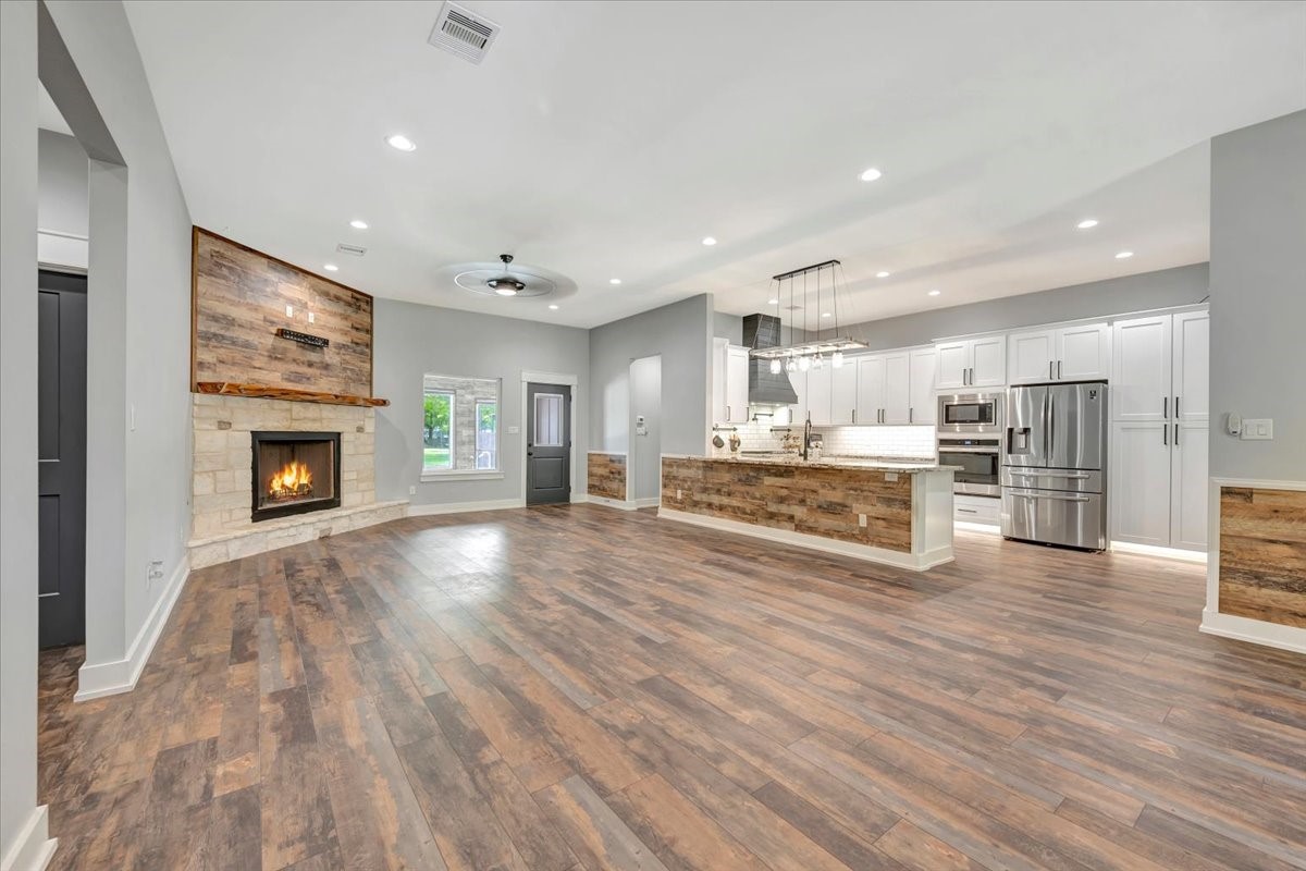 7214 Avenue L, Santa Fe, TX 77510