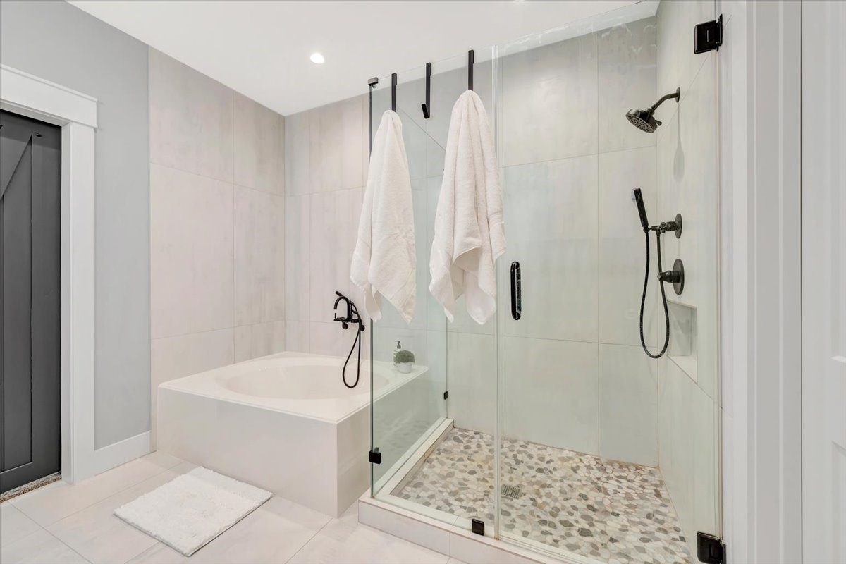 PRIMARY BATH HAS DOUBLE SINKS