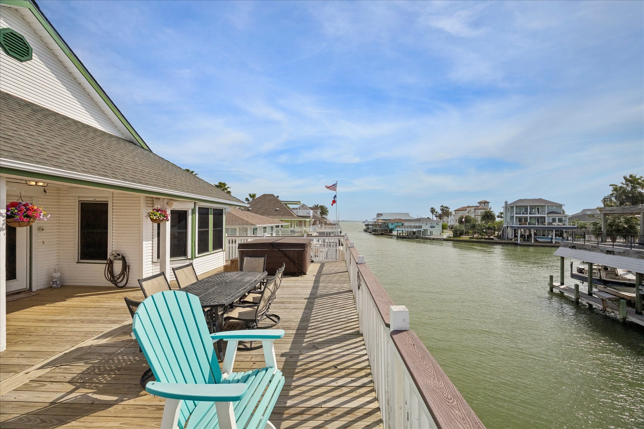 209 Bora Bora Drive, Tiki Island, TX 77554