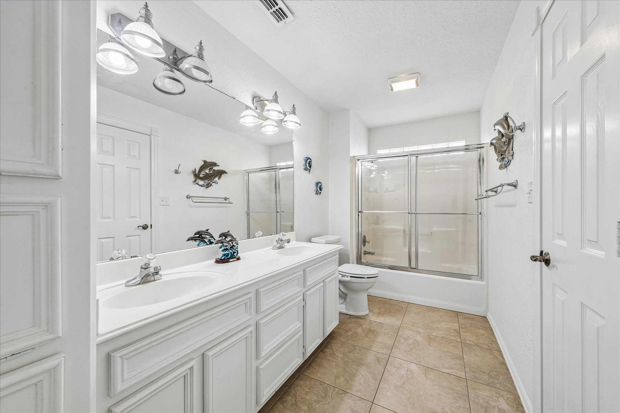 209 Bora Bora Drive, Tiki Island, TX 77554