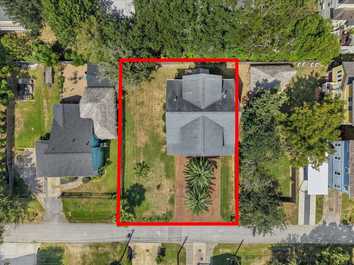 Ariel view showing the large 8,000 sqft yard