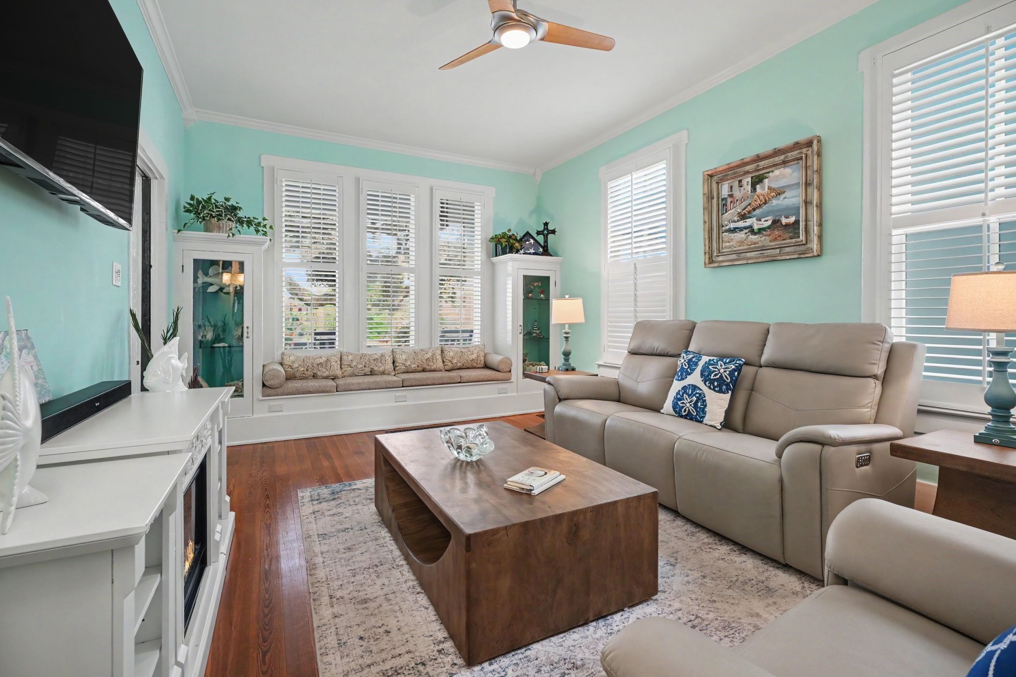 2211 Bernardo De Galvez Avenue, Galveston, TX 77550