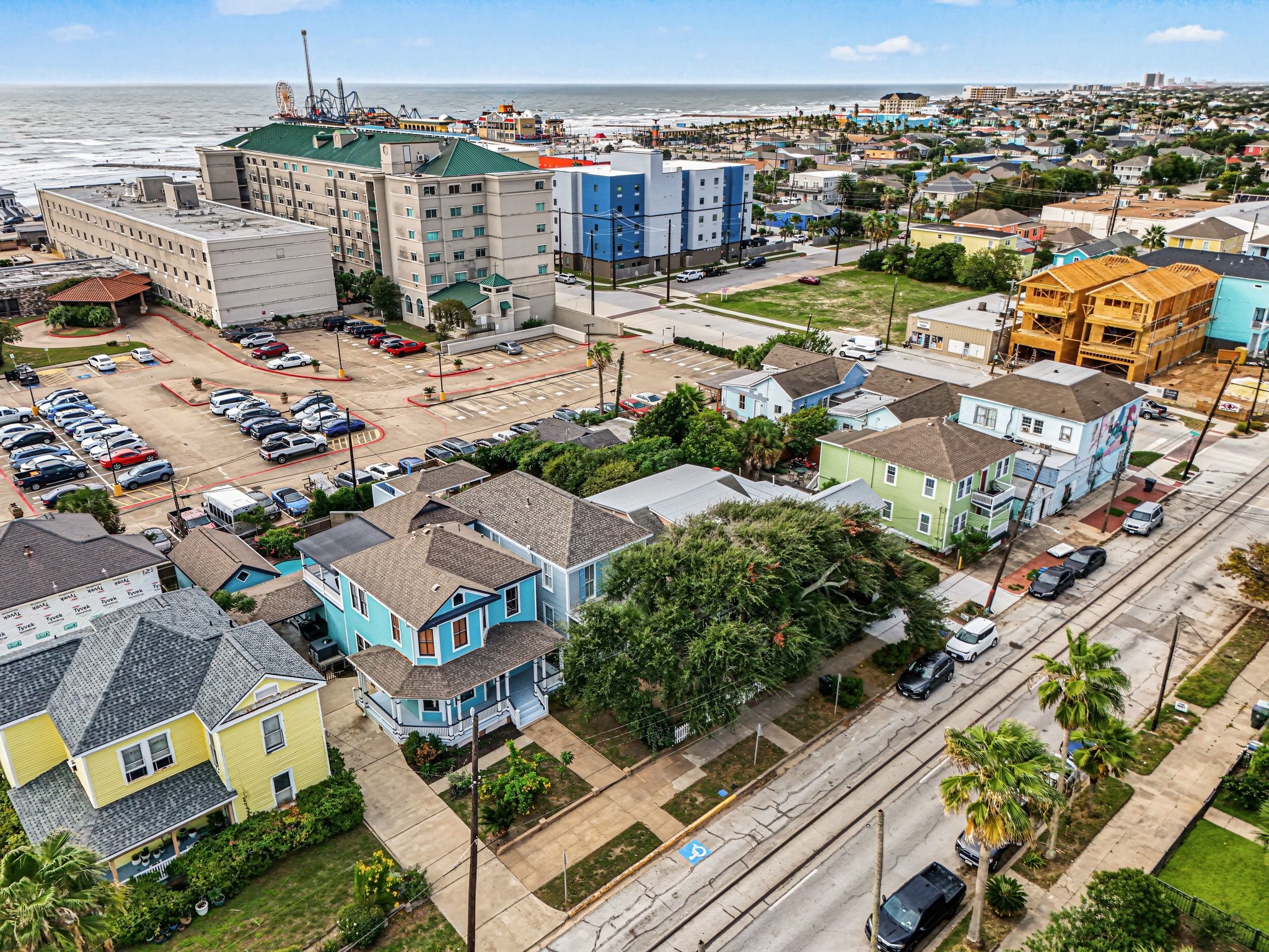 2211 Bernardo De Galvez Avenue, Galveston, TX 77550