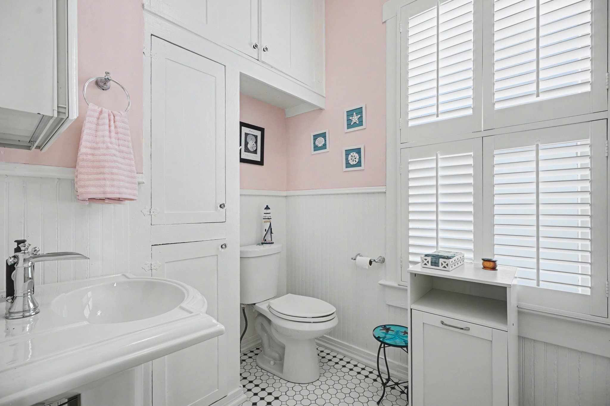 2211 Bernardo De Galvez Avenue, Galveston, TX 77550