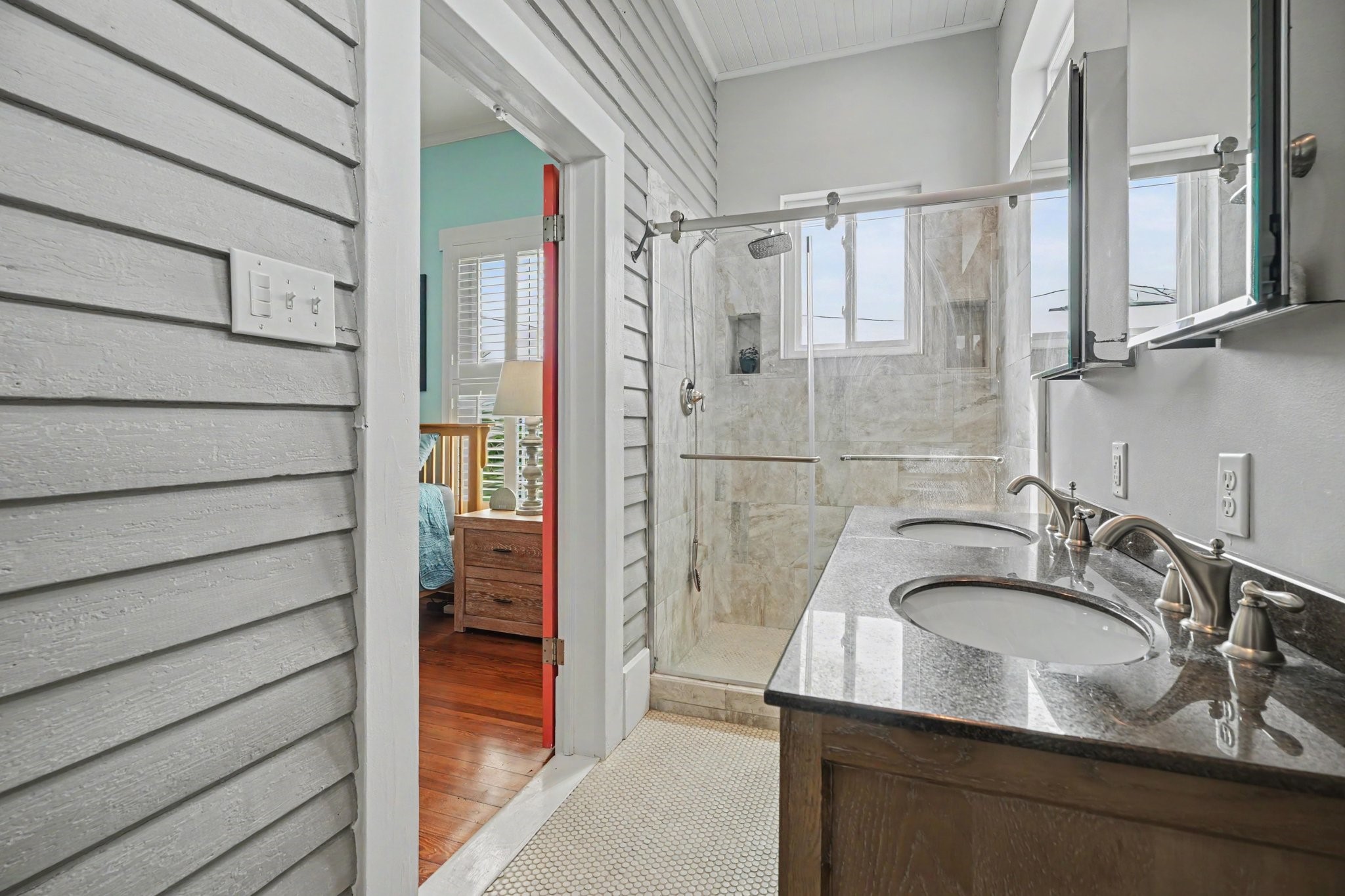 2211 Bernardo De Galvez Avenue, Galveston, TX 77550