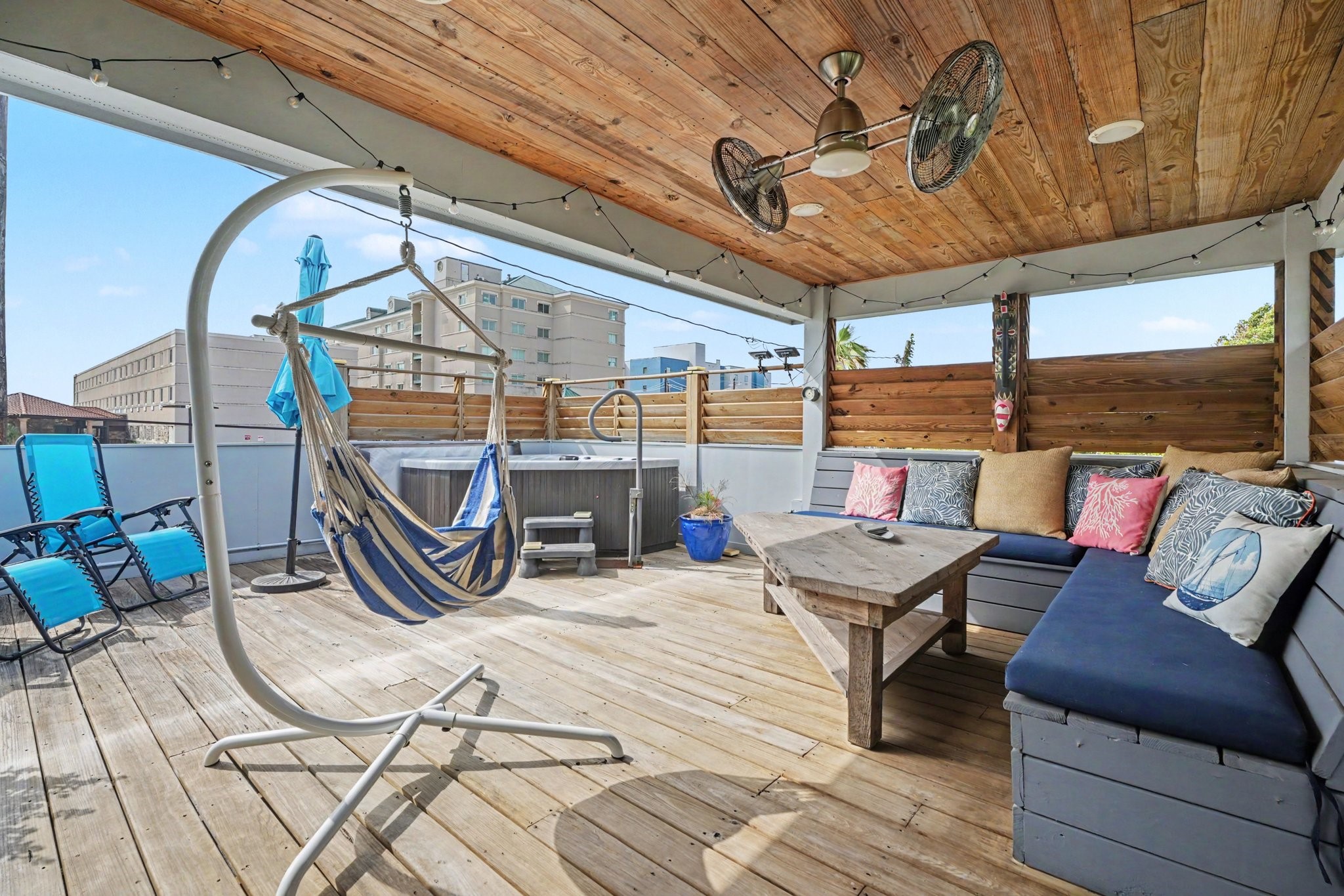 2211 Bernardo De Galvez Avenue, Galveston, TX 77550