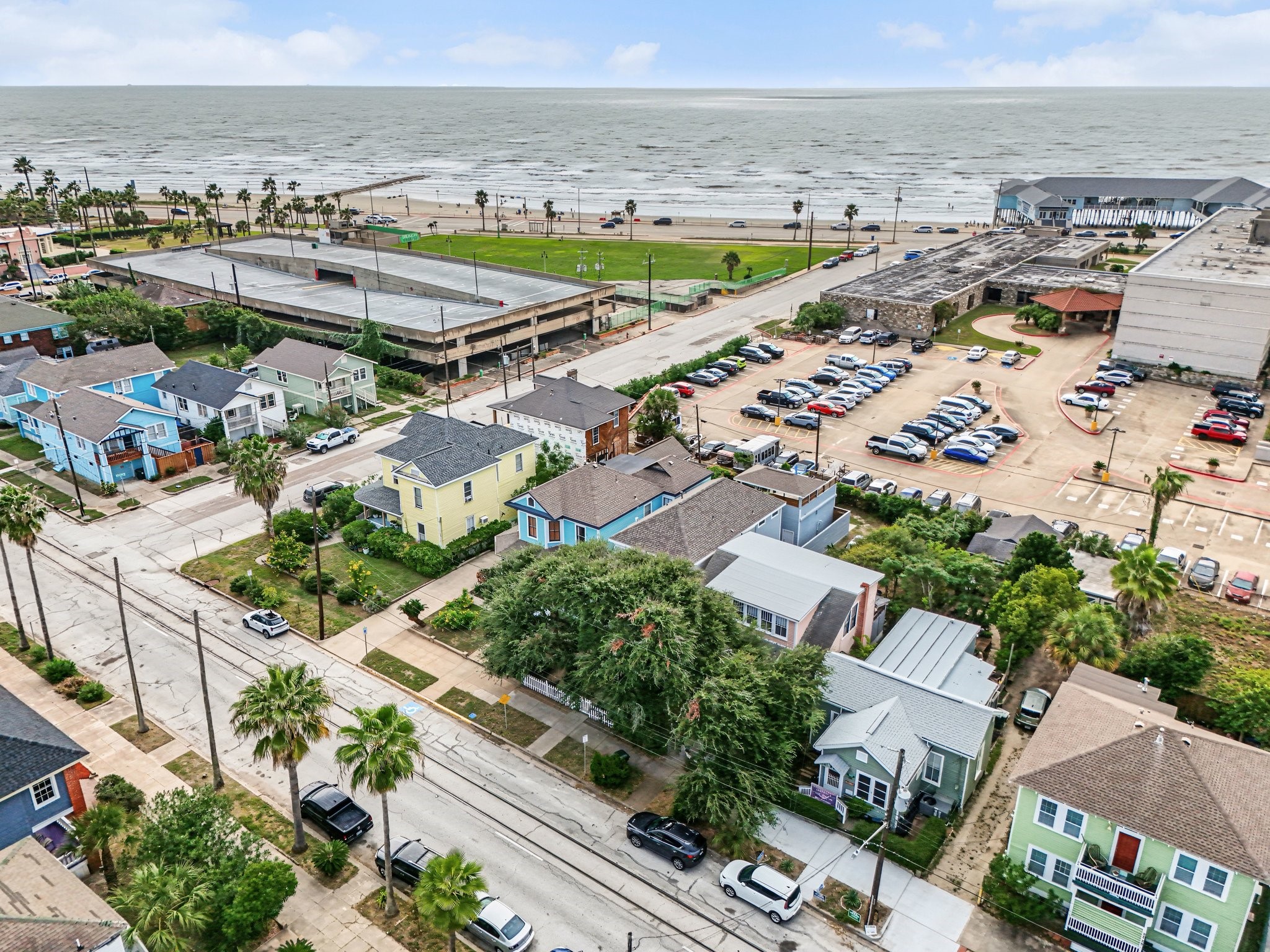 2211 Bernardo De Galvez Avenue, Galveston, TX 77550