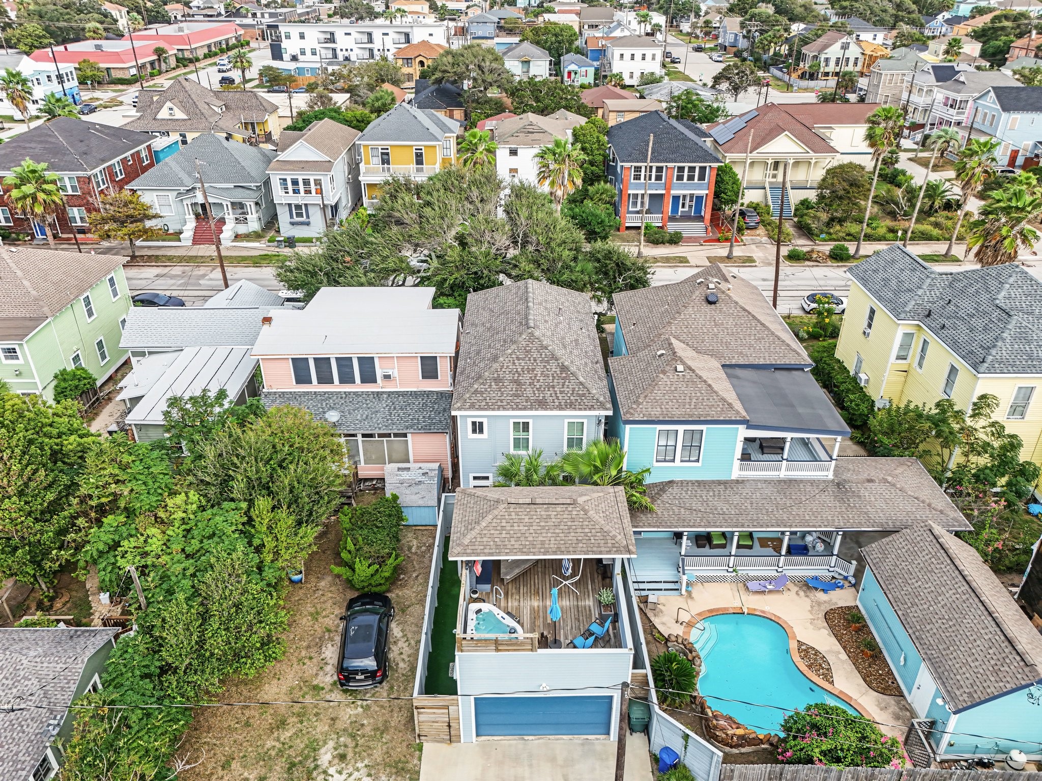 2211 Bernardo De Galvez Avenue, Galveston, TX 77550