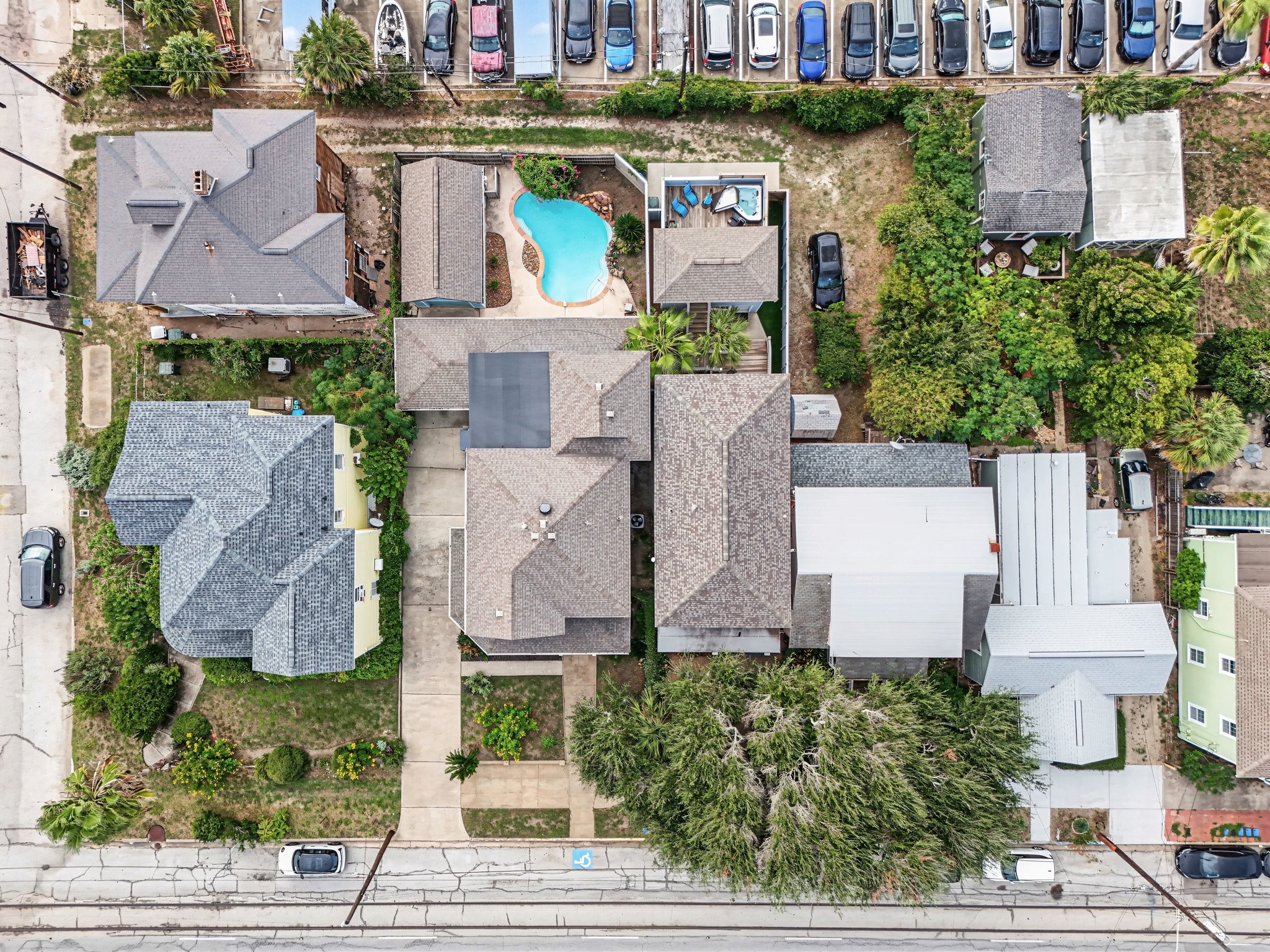 2211 Bernardo De Galvez Avenue, Galveston, TX 77550