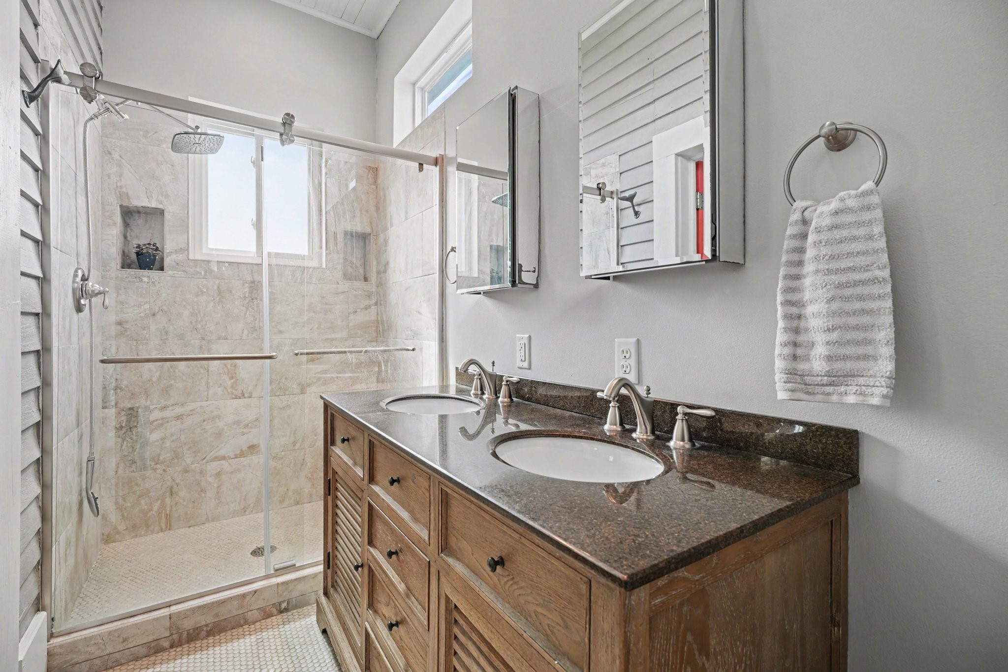 2211 Bernardo De Galvez Avenue, Galveston, TX 77550
