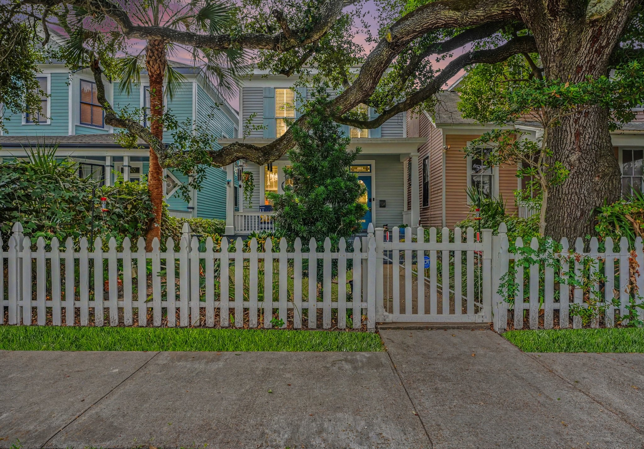 2211 Bernardo De Galvez Avenue, Galveston, TX 77550