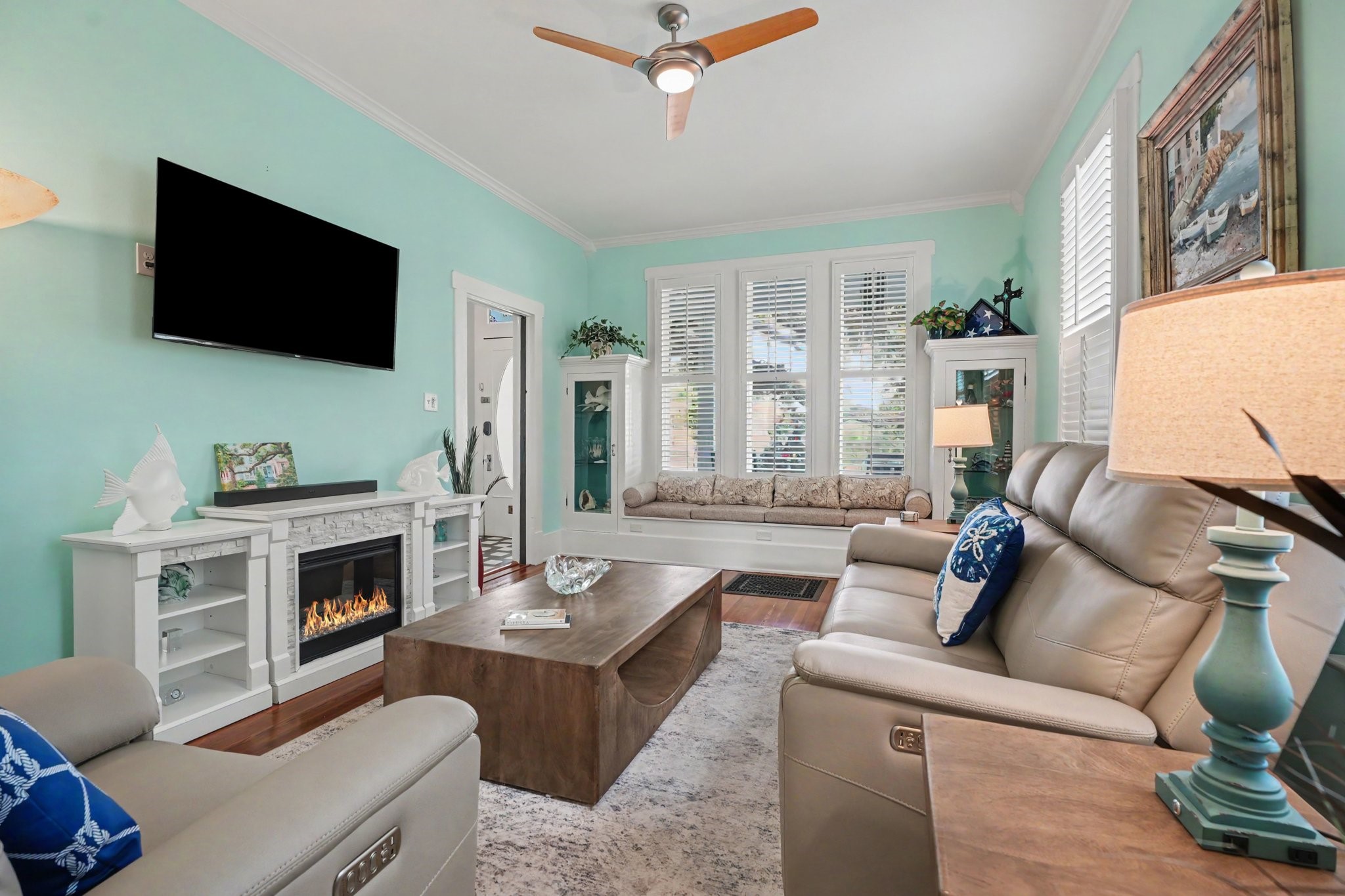 2211 Bernardo De Galvez Avenue, Galveston, TX 77550