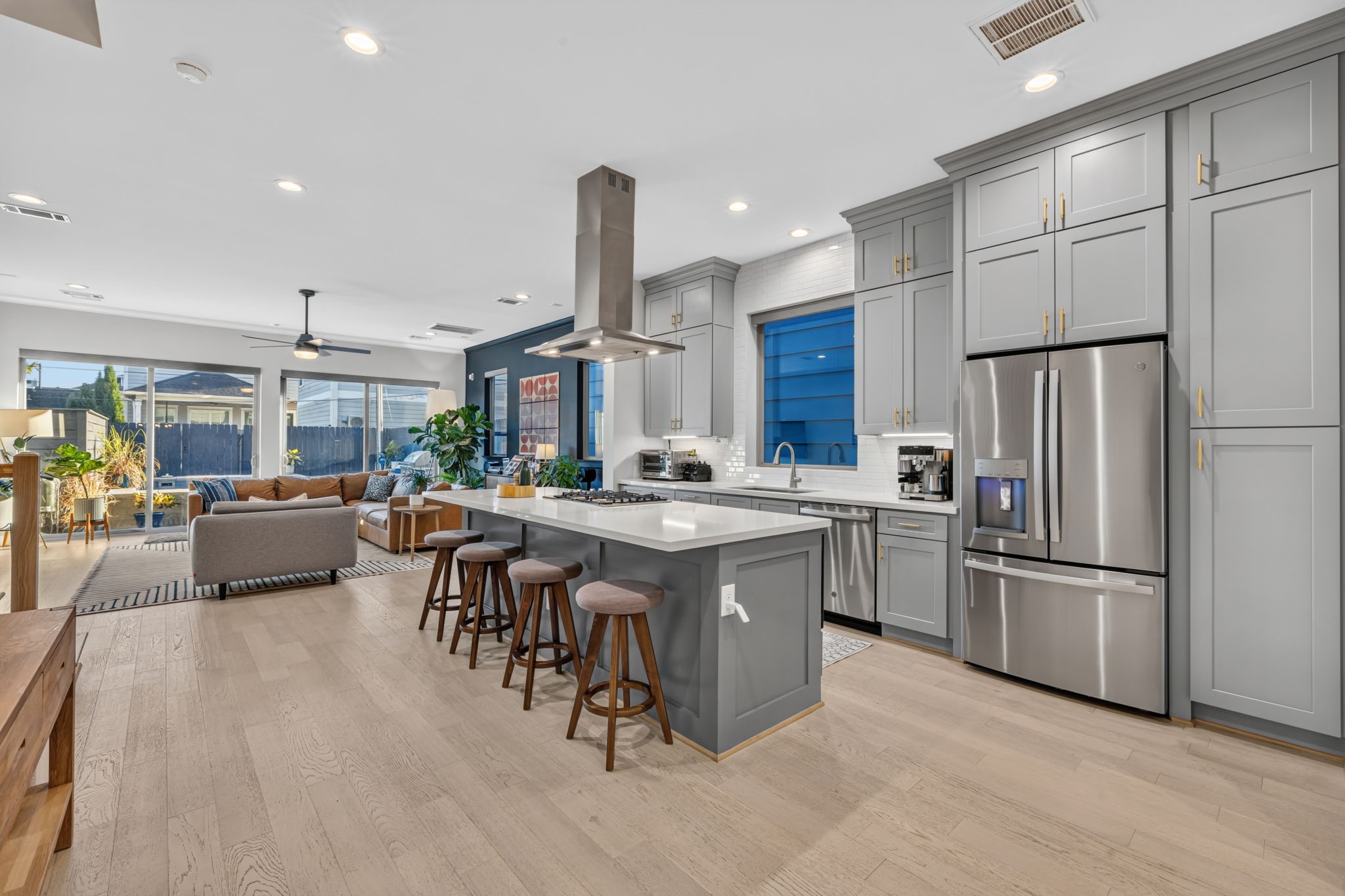 306 E 27th Street, Houston, TX 77008 306 E 27th Street, Houston, TX 77008