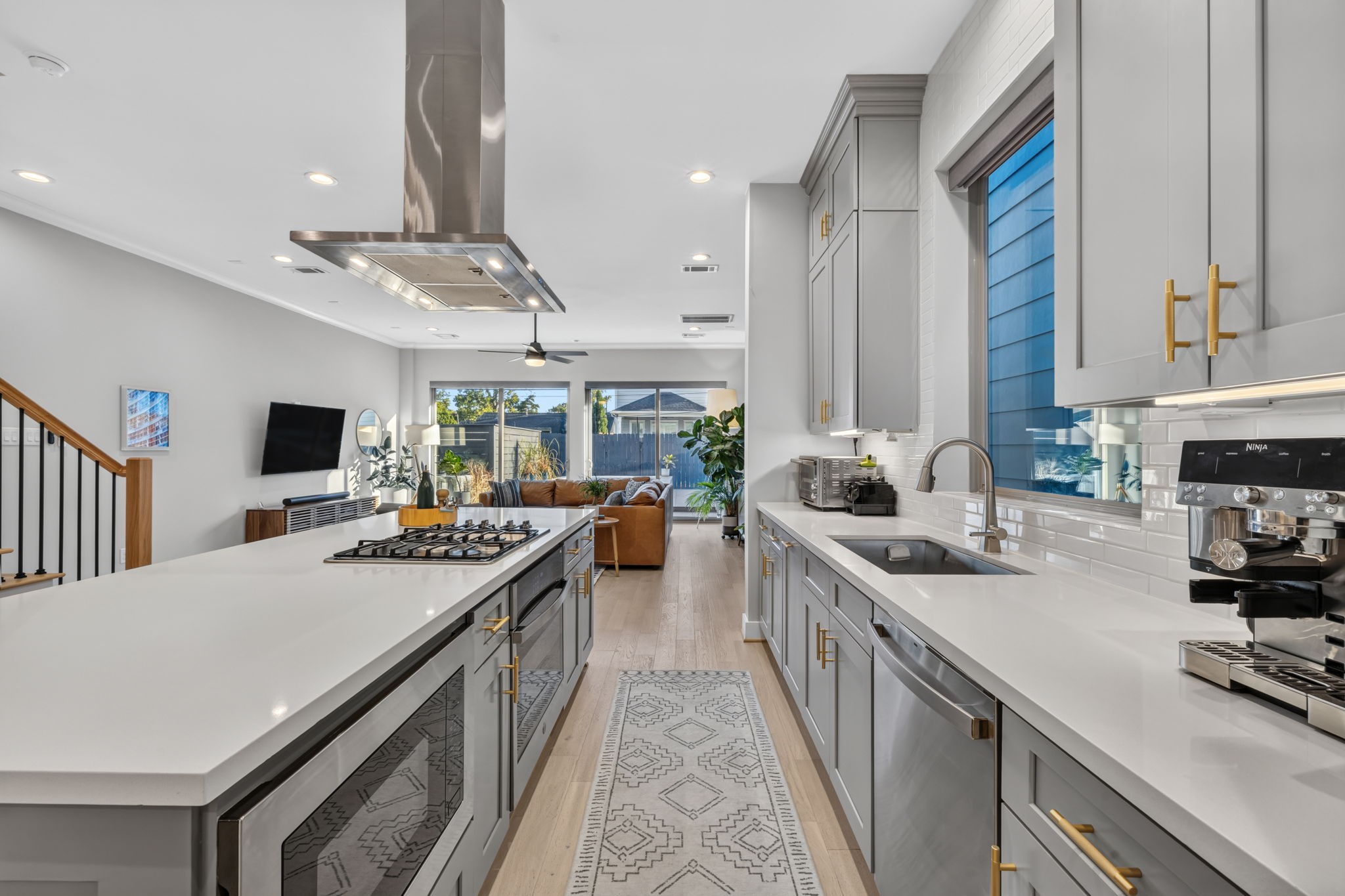 306 E 27th Street, Houston, TX 77008 306 E 27th Street, Houston, TX 77008