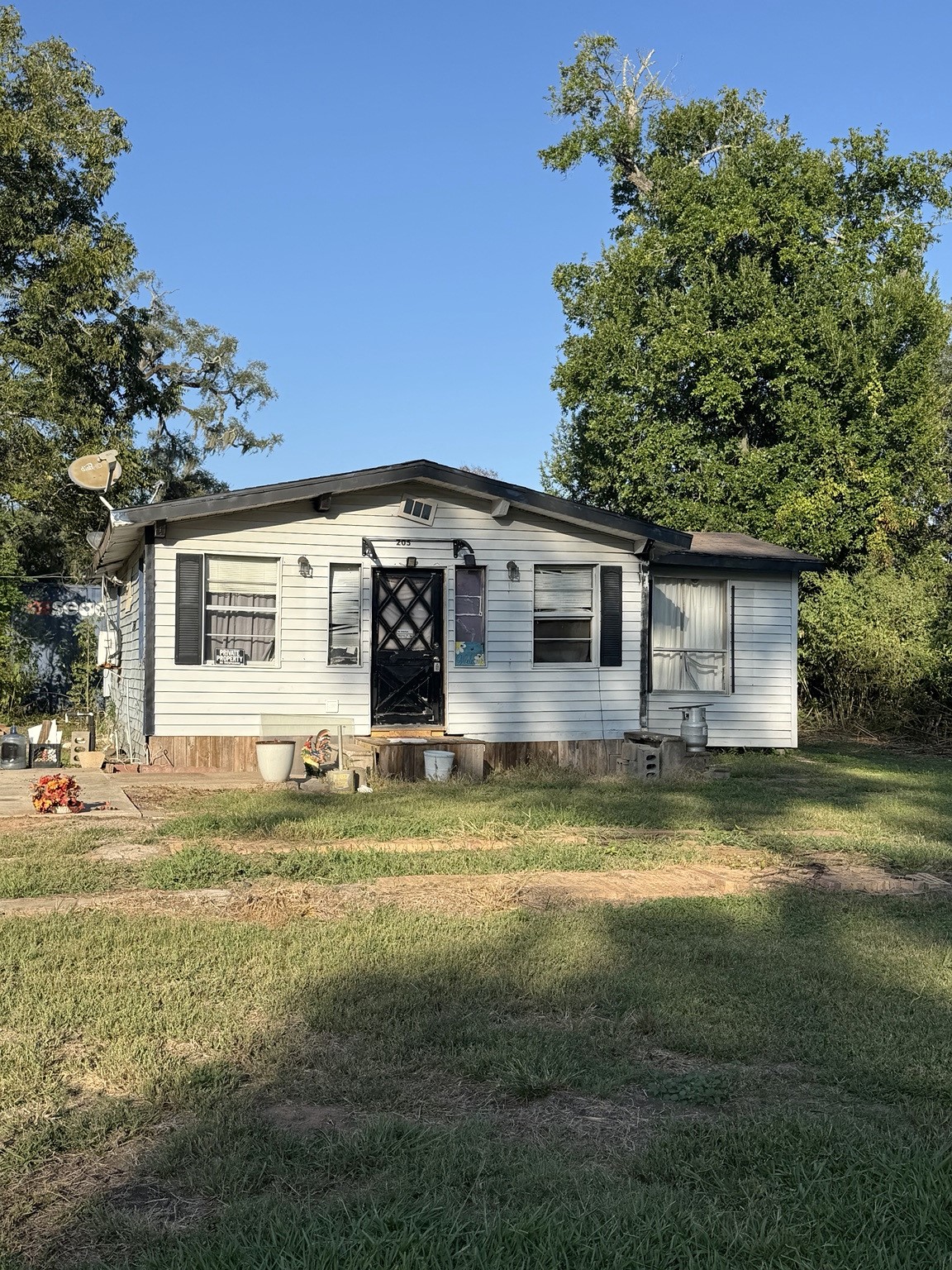 205 Joy Drive, Angleton, TX 77515