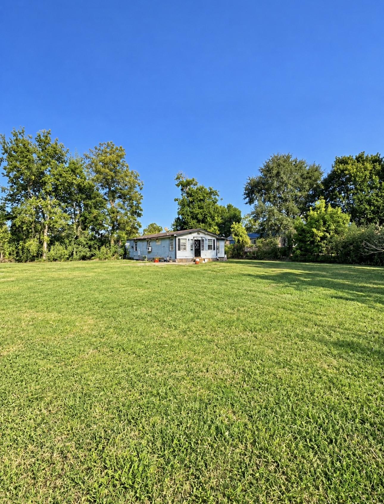 205 Joy Drive, Angleton, TX 77515