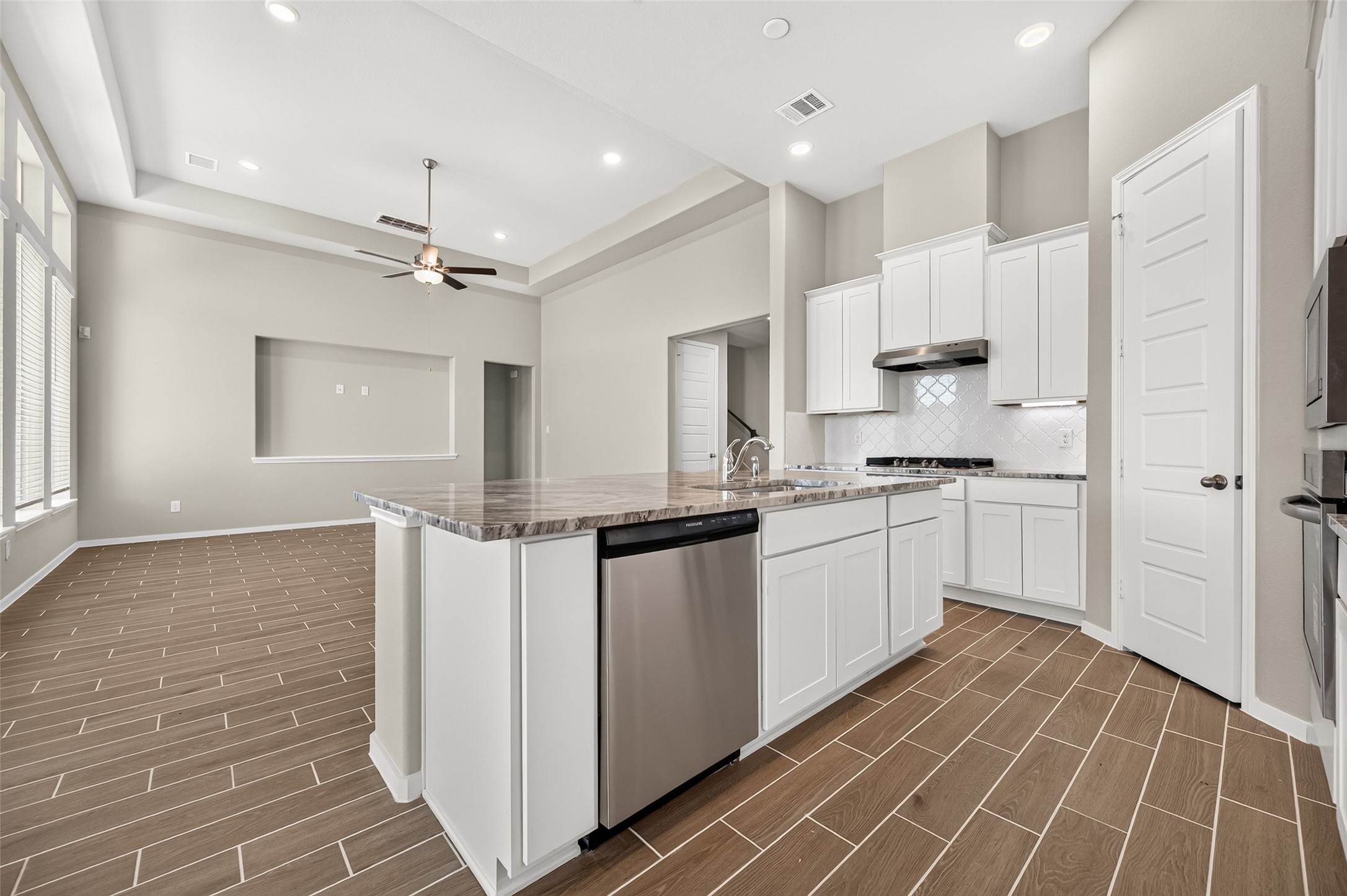 1061 Apple Ridge Road, Magnolia, TX 77355